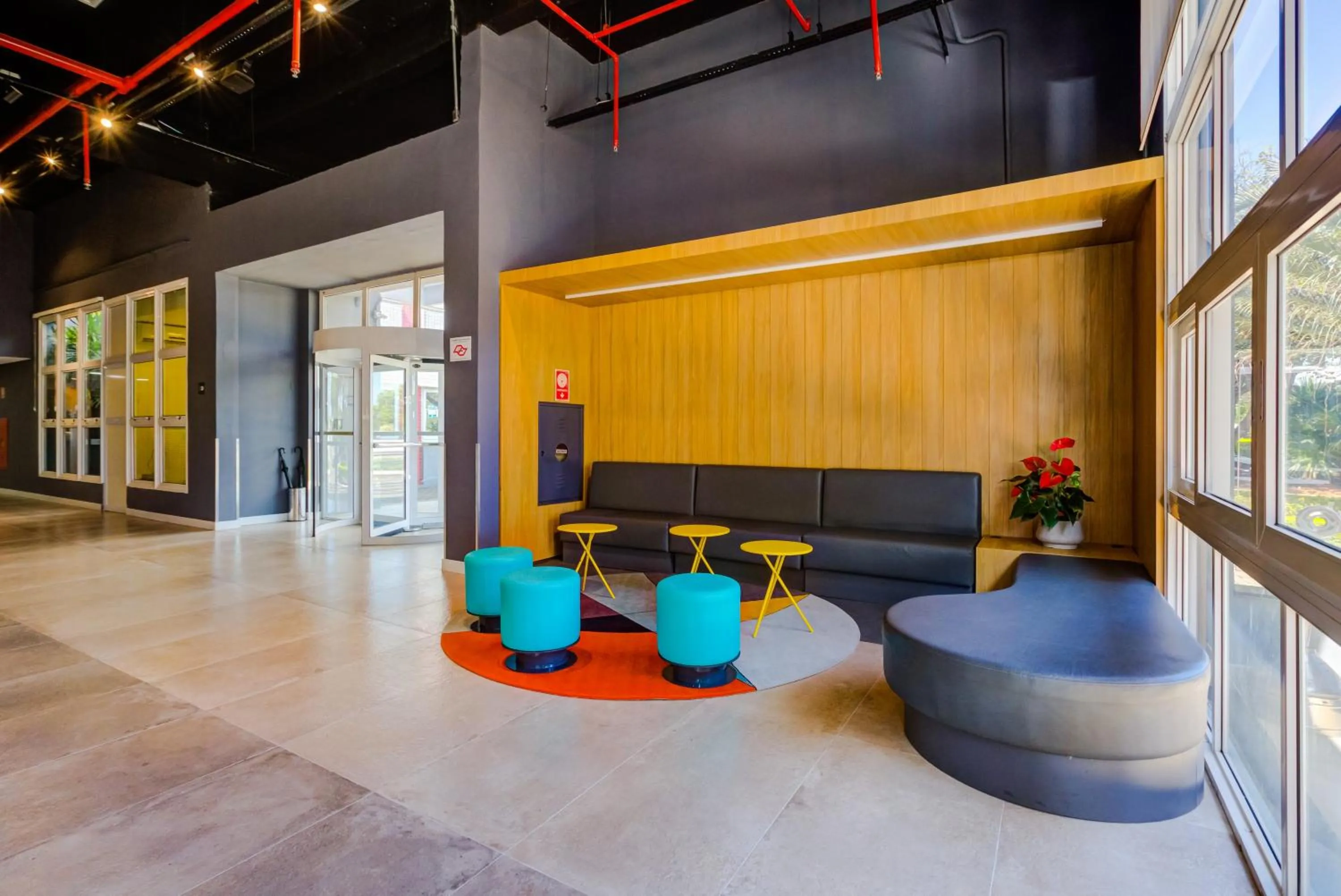 Communal lounge/ TV room in Rio Hotel by Bourbon Indaiatuba