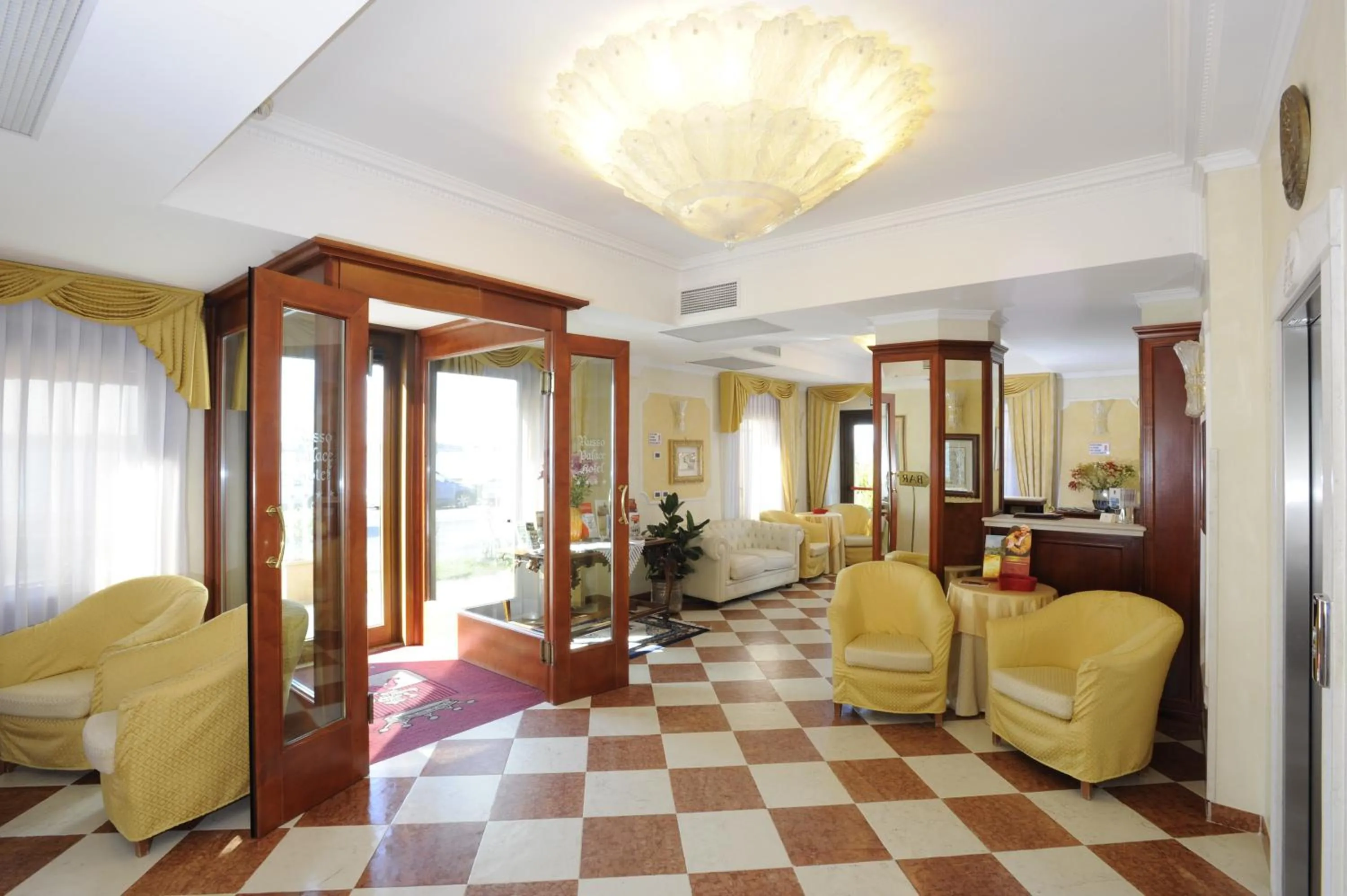 Lobby or reception in Hotel Russo Palace