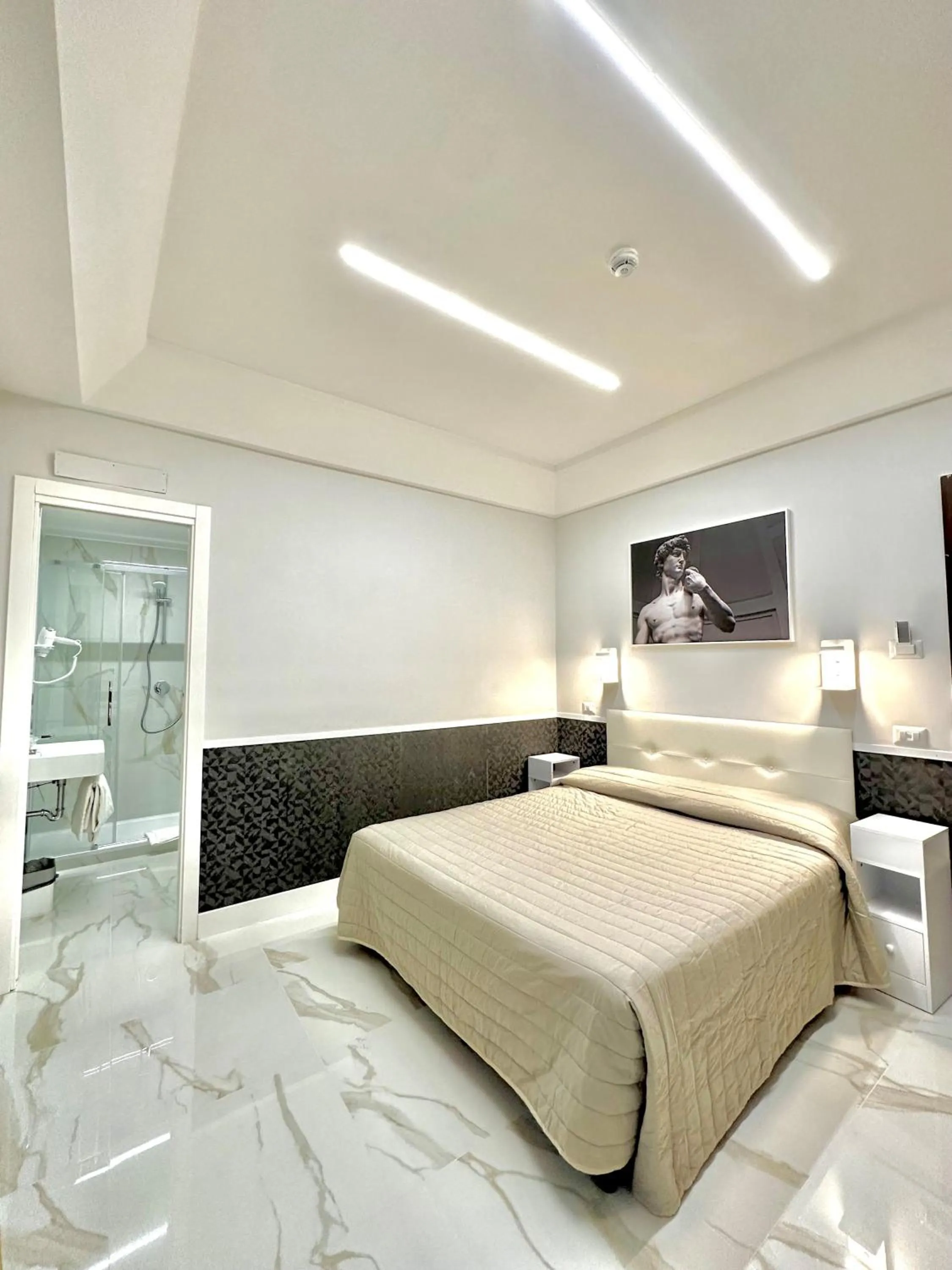 Bedroom, Bed in Hotel Garda