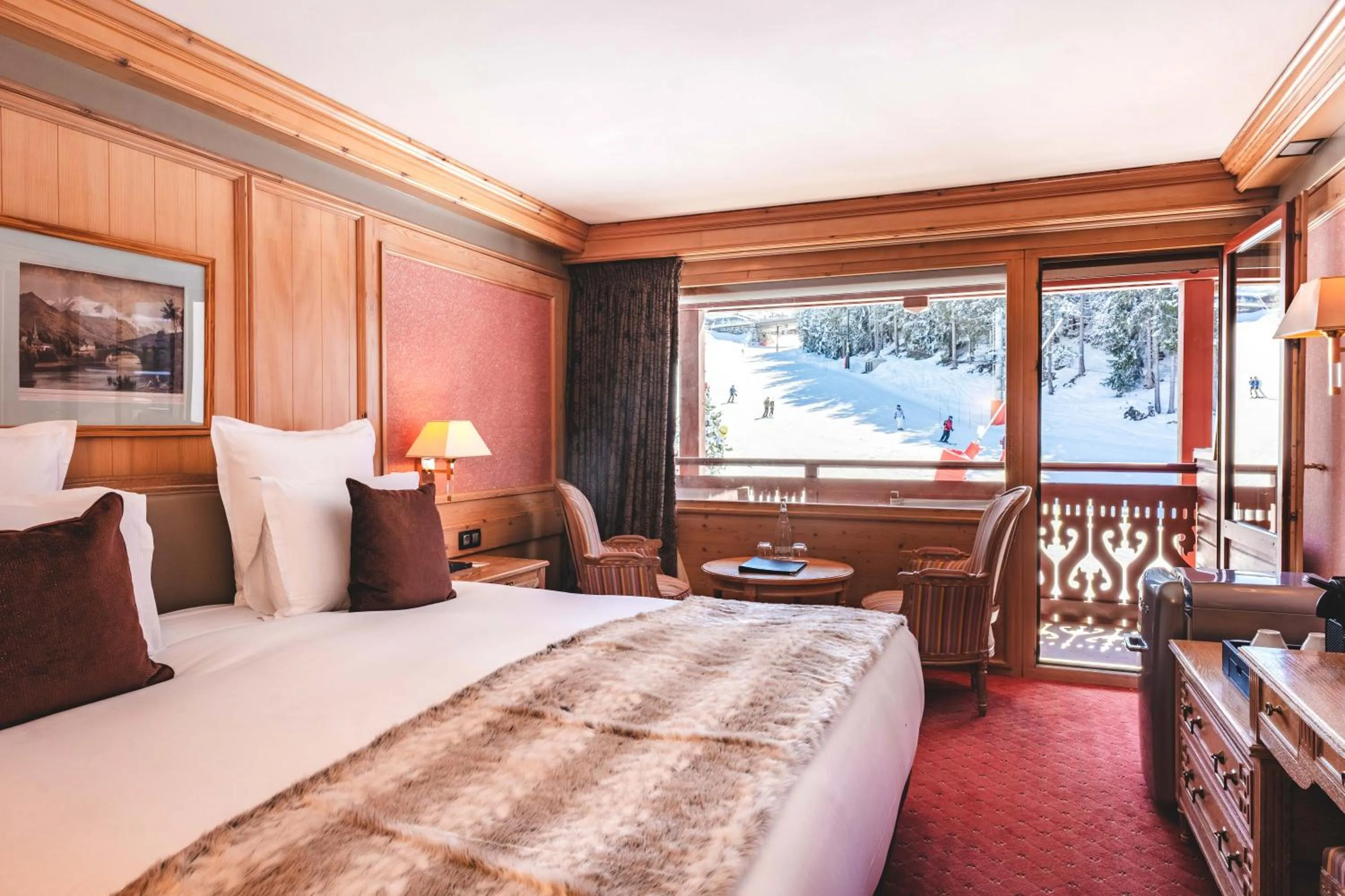 Balcony/Terrace, Bed in Hotel Carlina