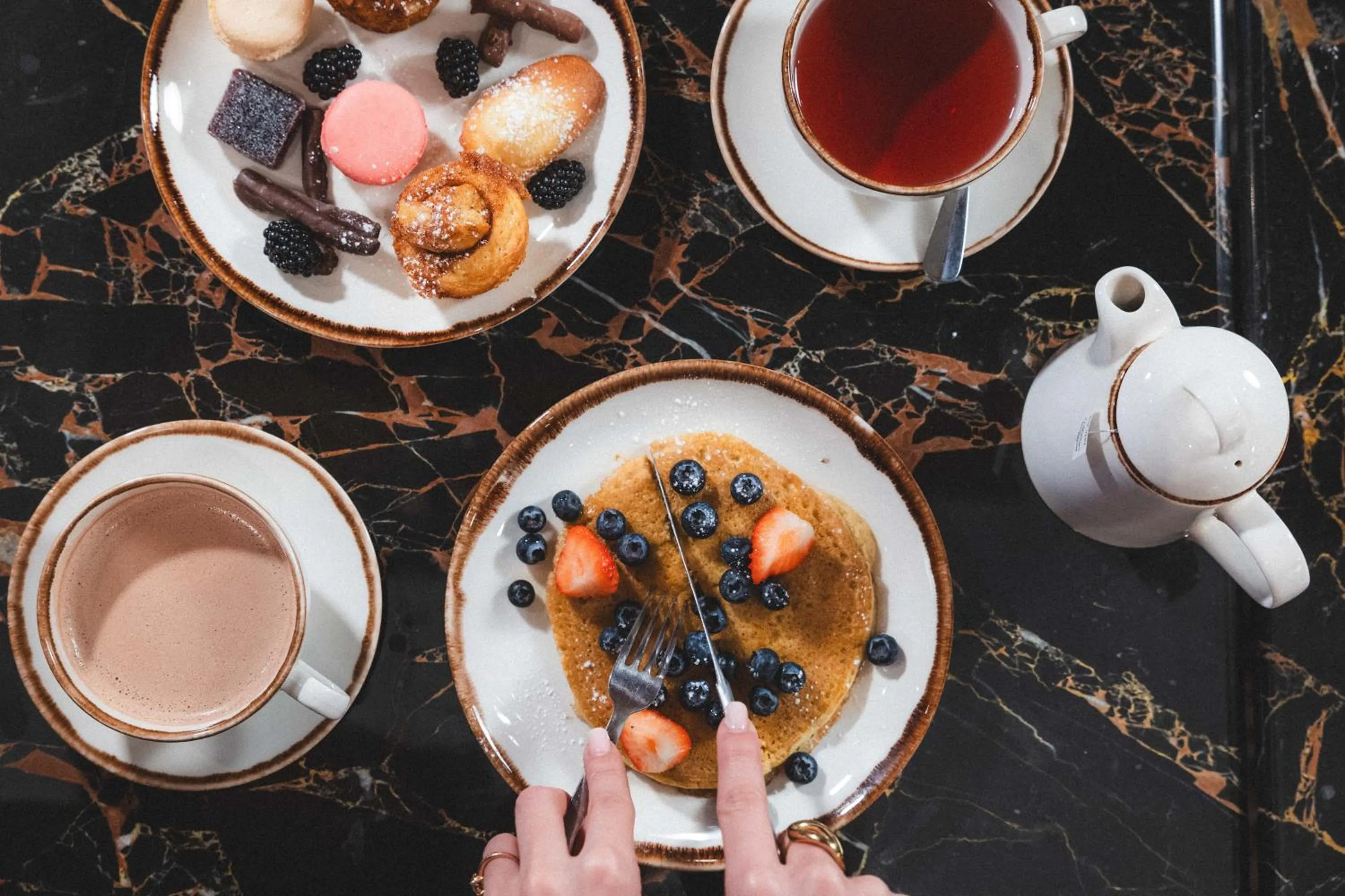 Restaurant/places to eat in Hotel Carlina