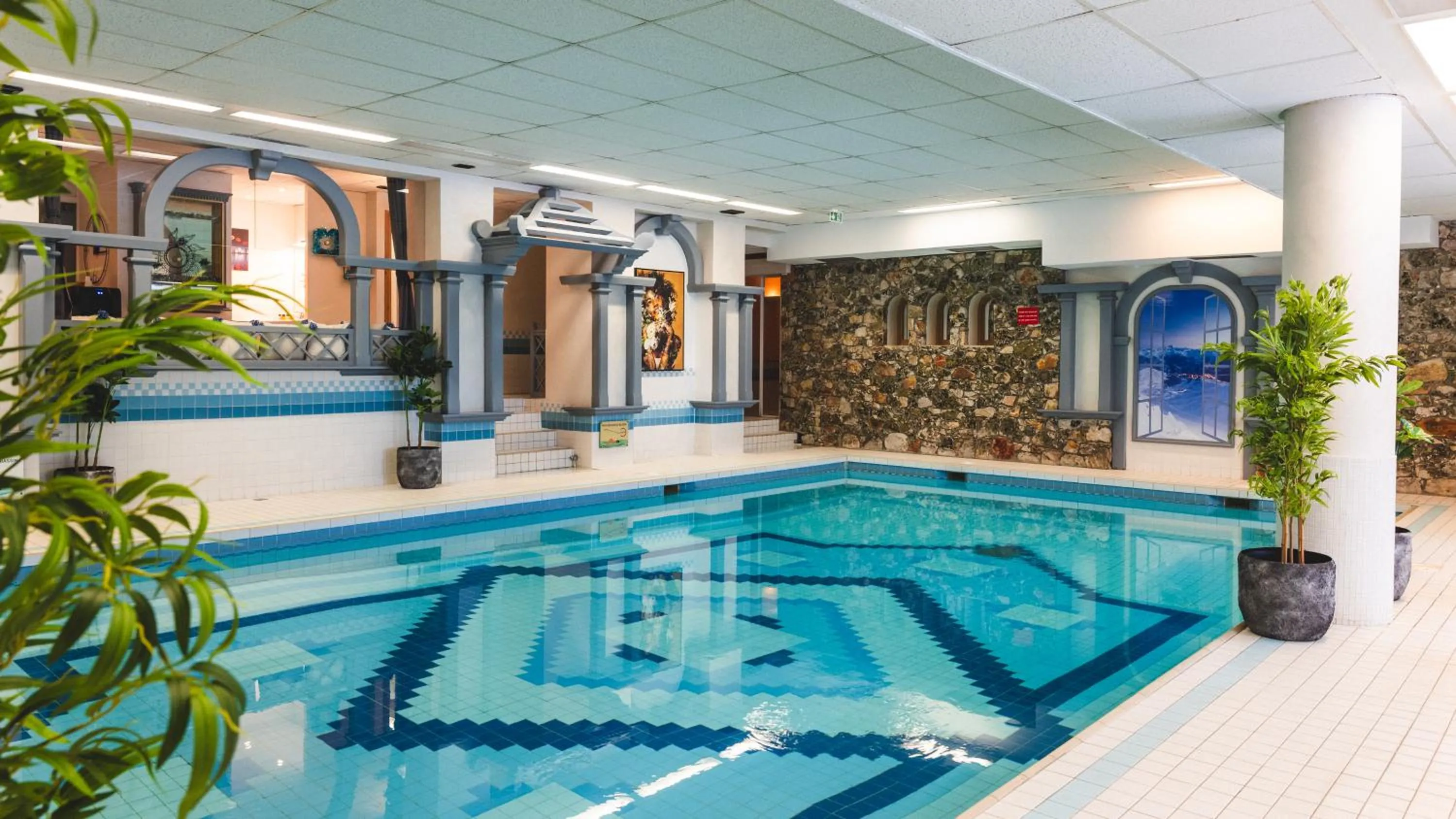 Swimming pool in Hotel Carlina