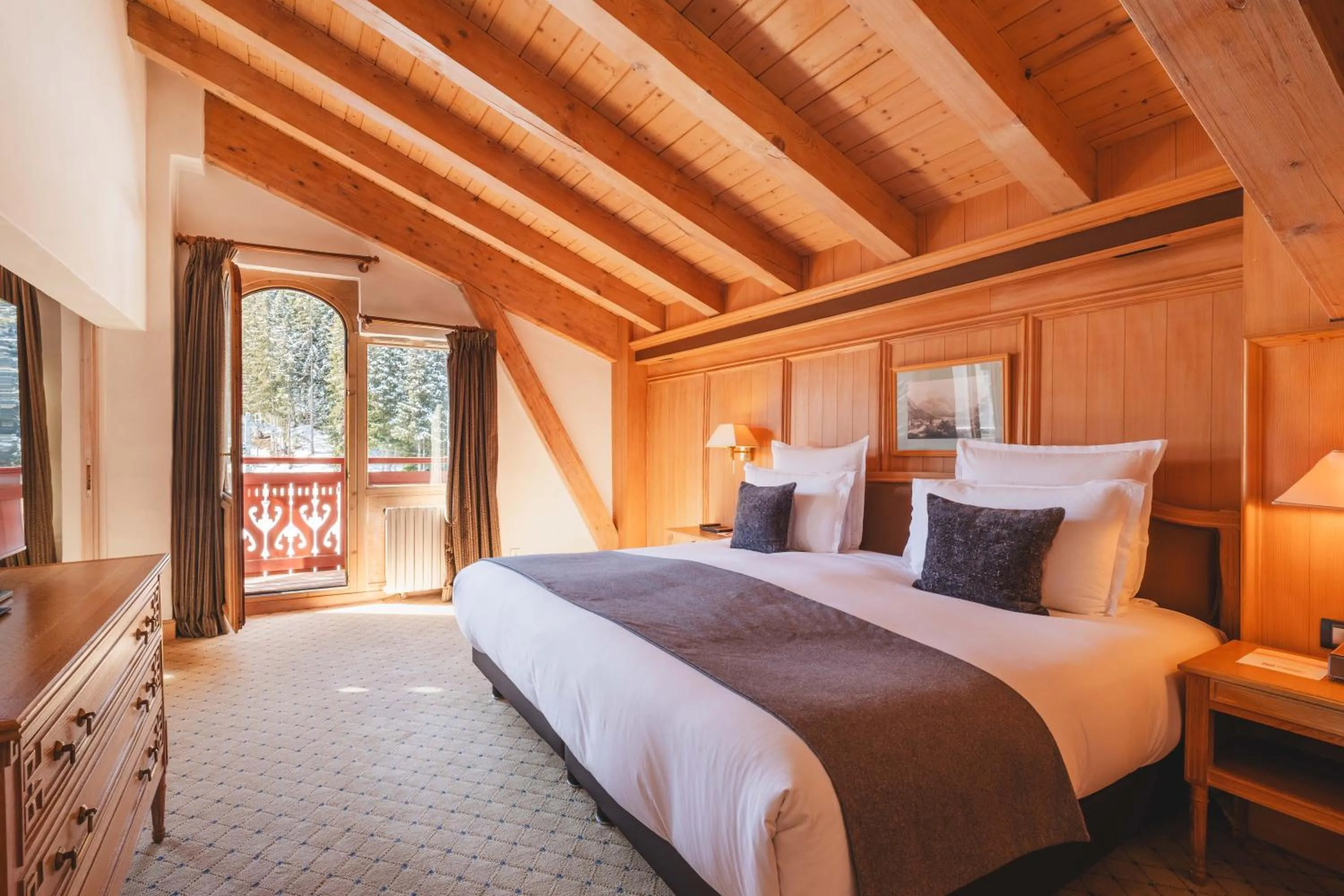 Balcony/Terrace, Bed in Hotel Carlina