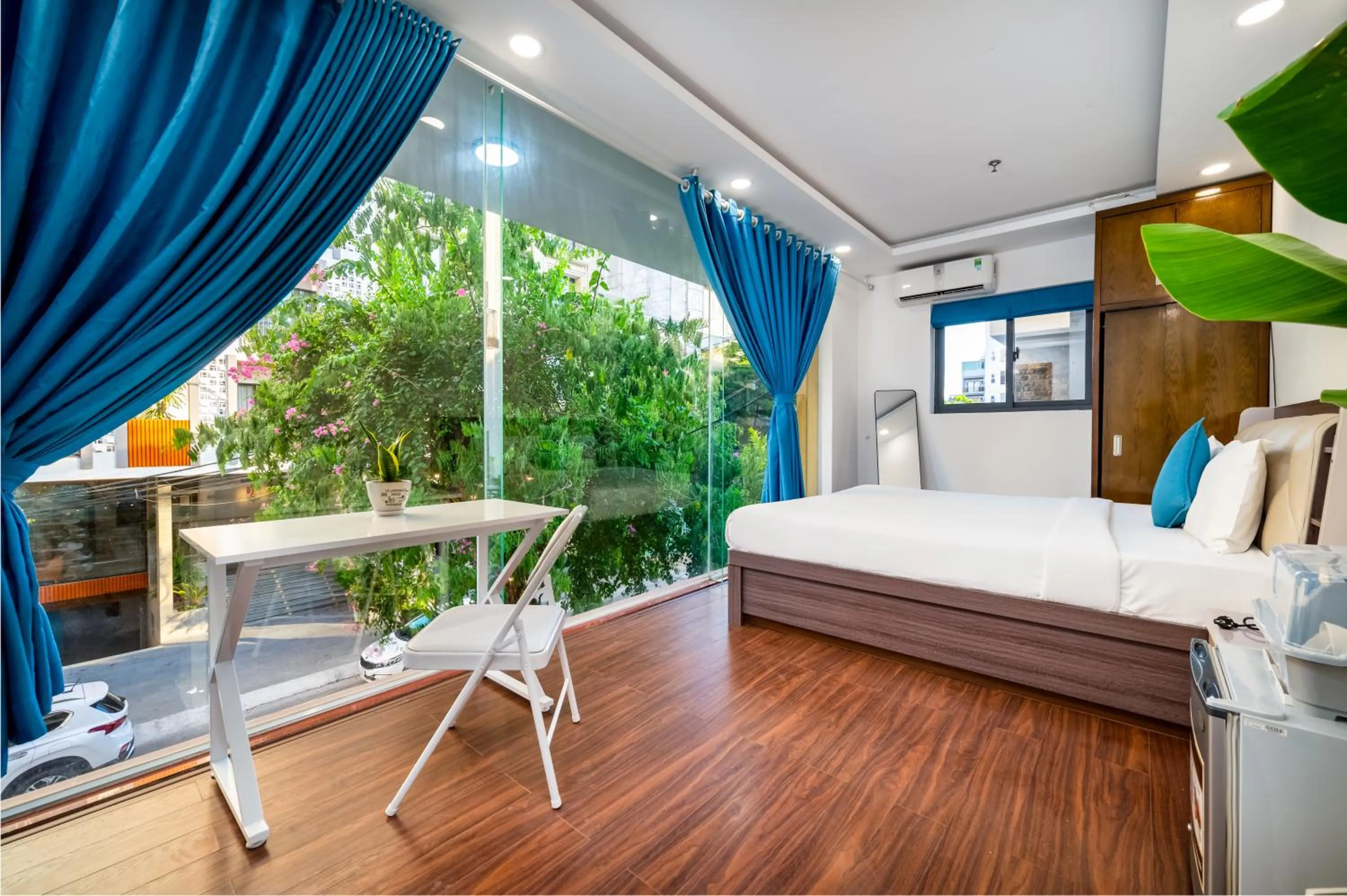 View (from property/room), Bed in Sydney Da Nang Hotel & Apartment