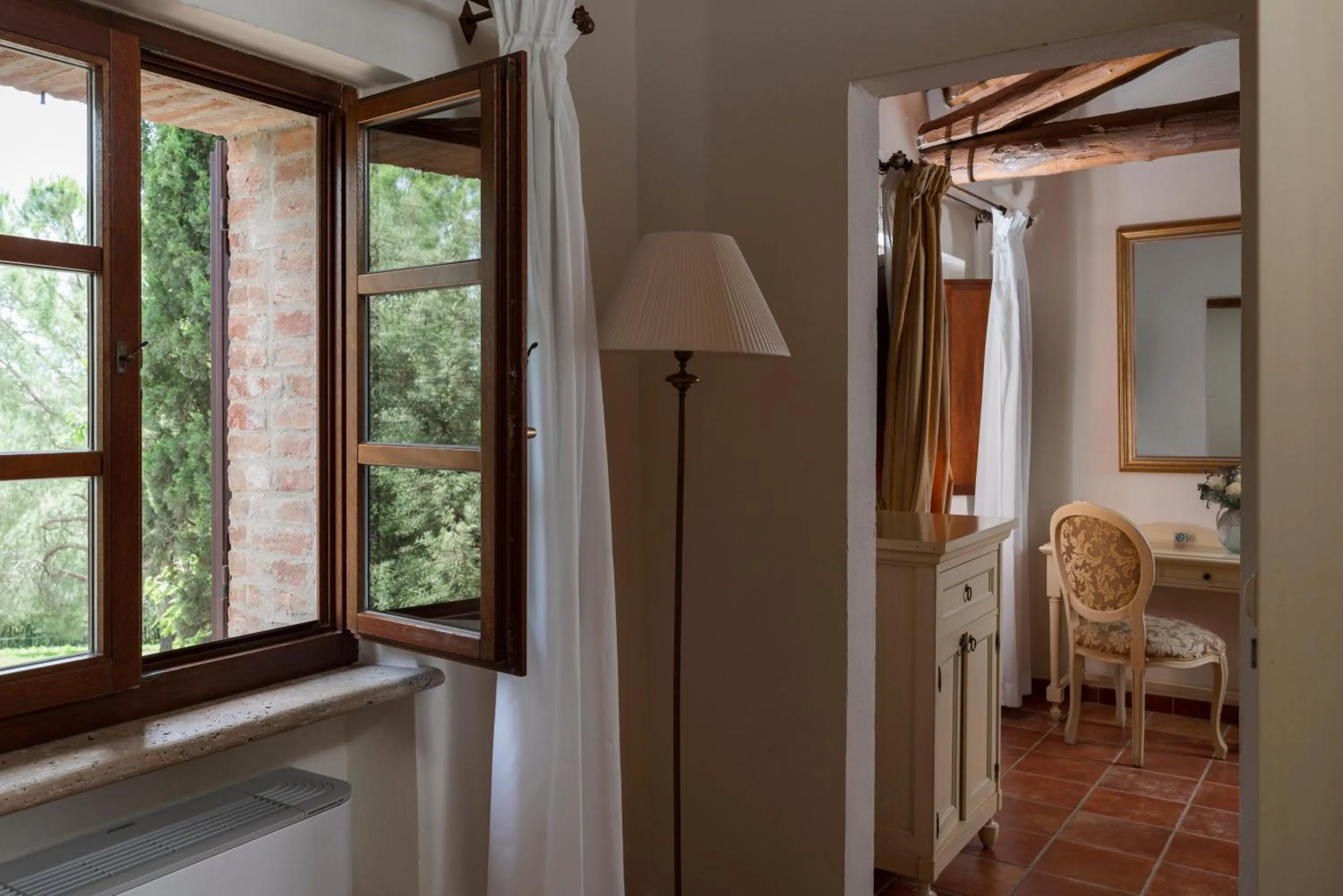 Photo of the whole room, Bed in Castello di Leonina Relais - Adults Only