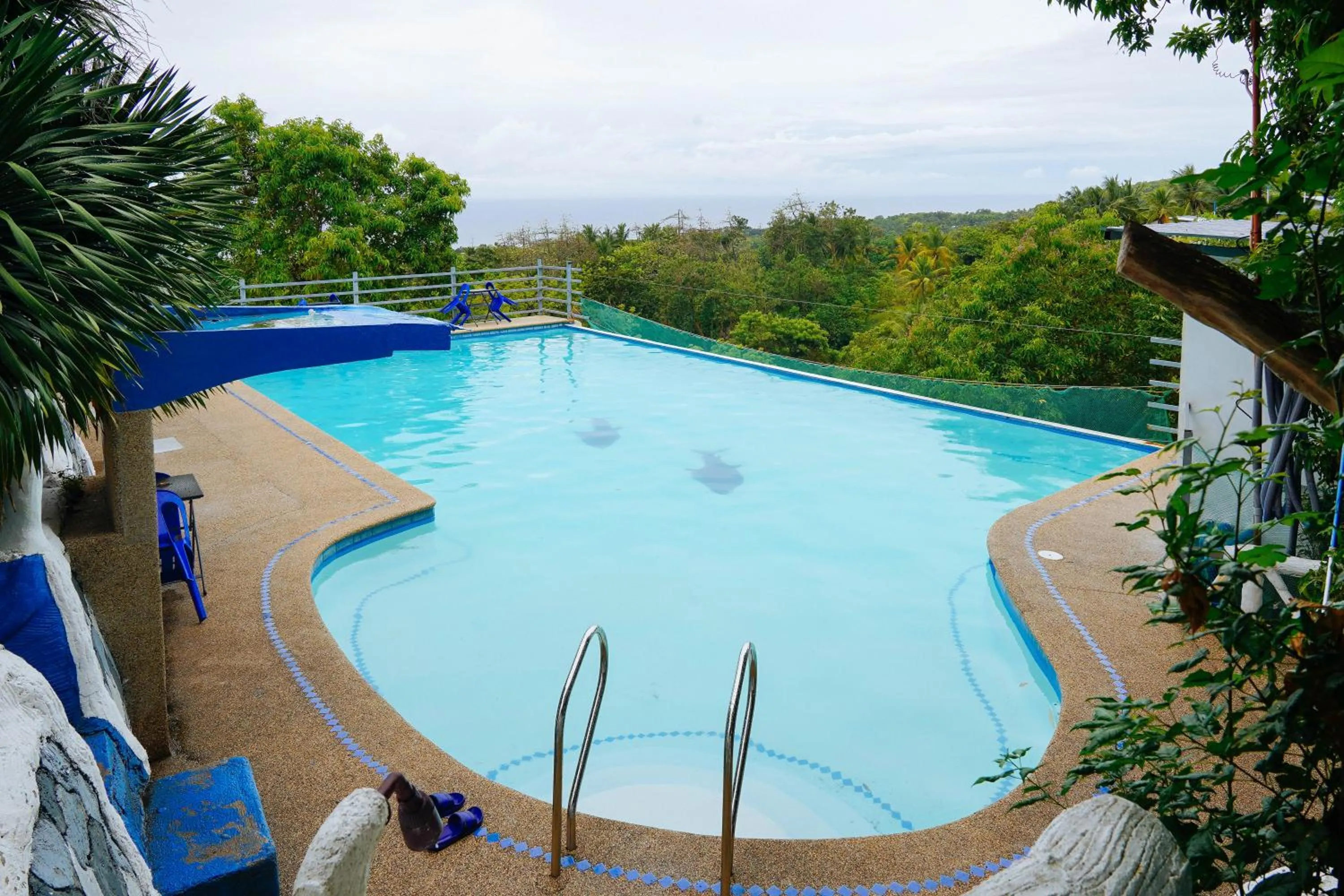 Swimming pool in Negra Mountain Resort