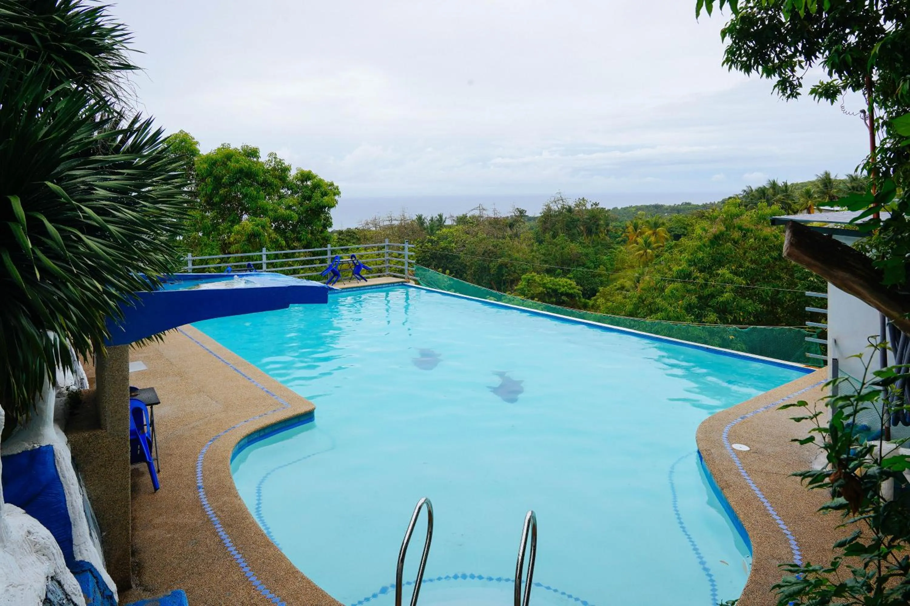 Swimming pool in Negra Mountain Resort