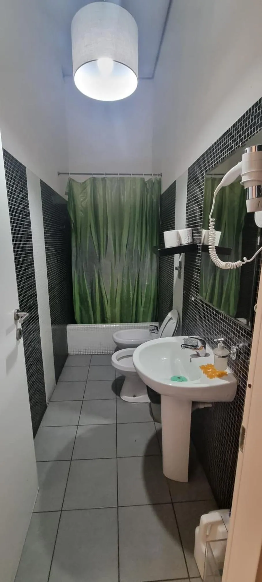 Bed in 6-Bed Mixed Dormitory Room in Family Hostel Milano