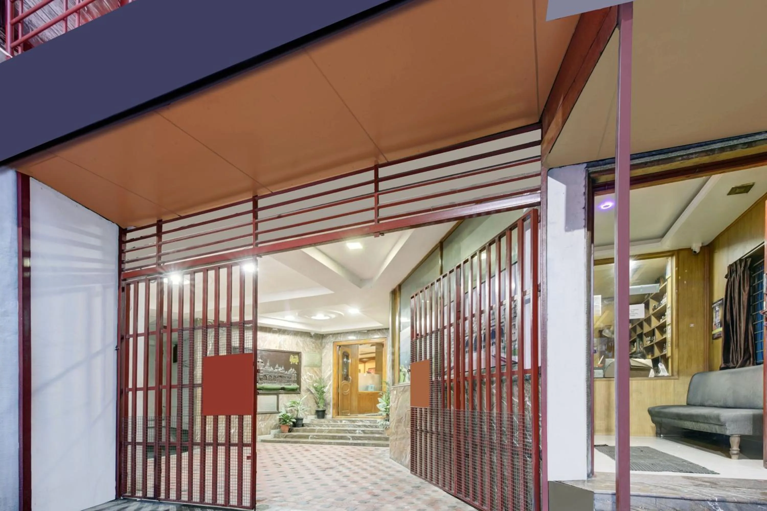 Facade/entrance in Super Townhouse Mysore City Centre Formerly Hotel Mahendra