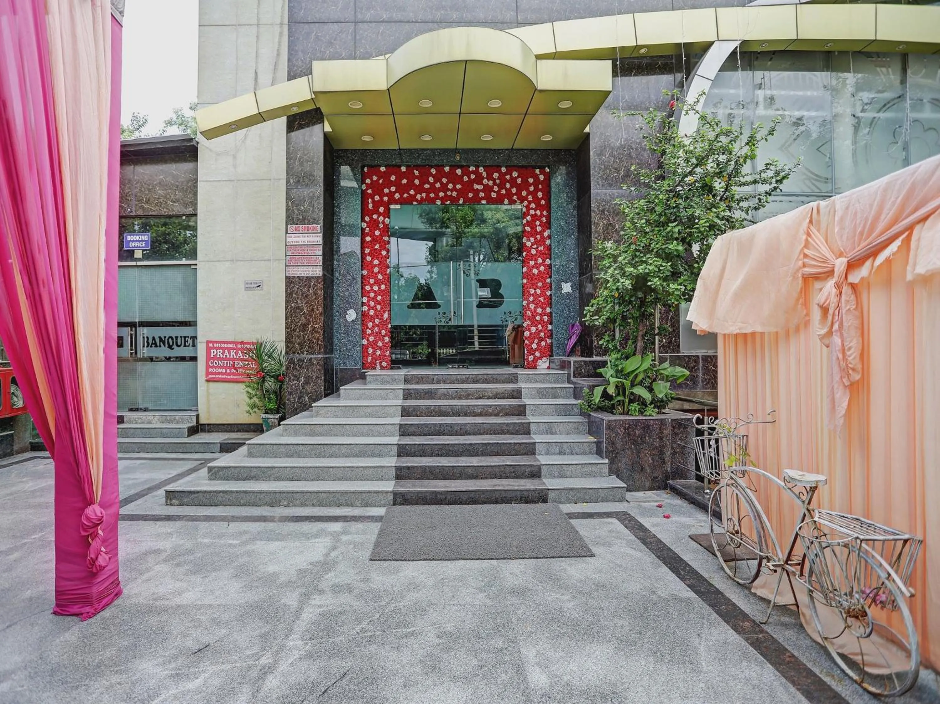 Facade/entrance in Super Townhouse Prakash continental Near Netaji Subhash Place Metro Station