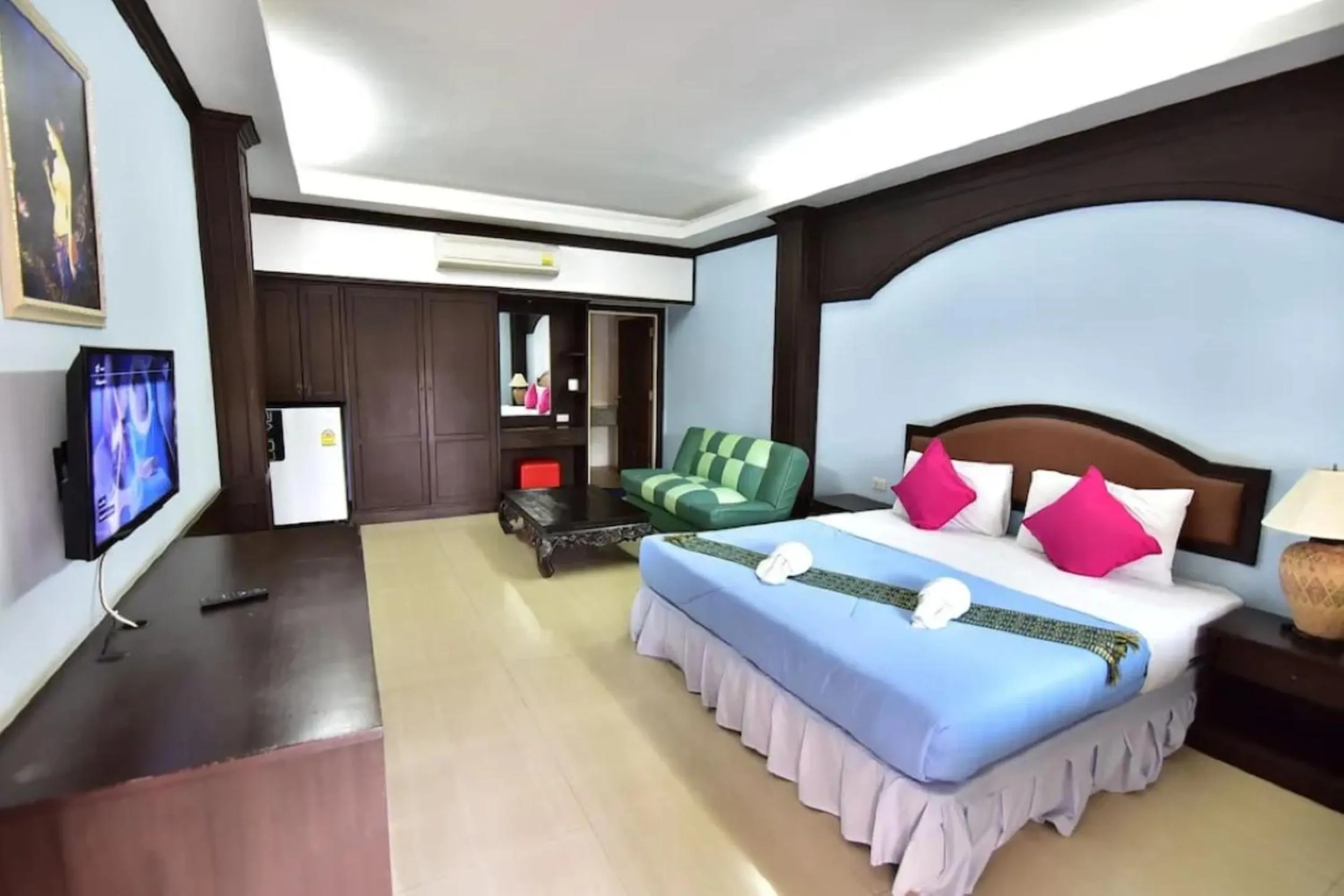 Photo of the whole room, Bed in Ampan Resort & Apartment