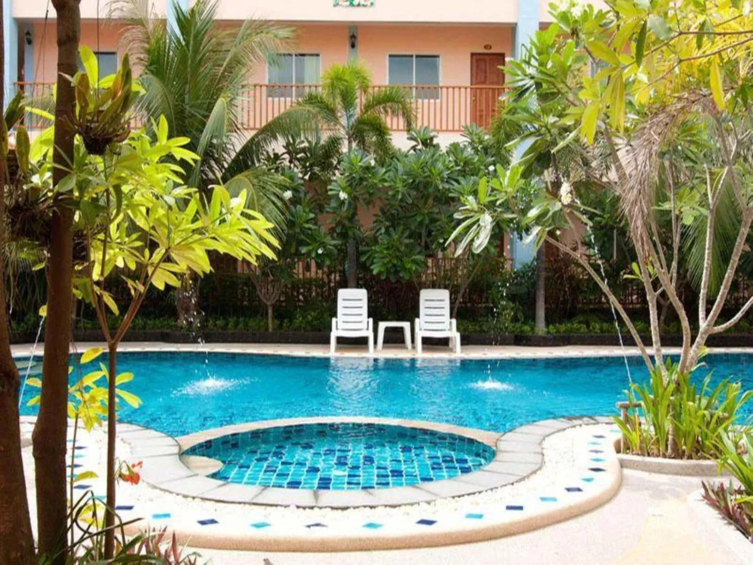 Property building in Ampan Resort & Apartment