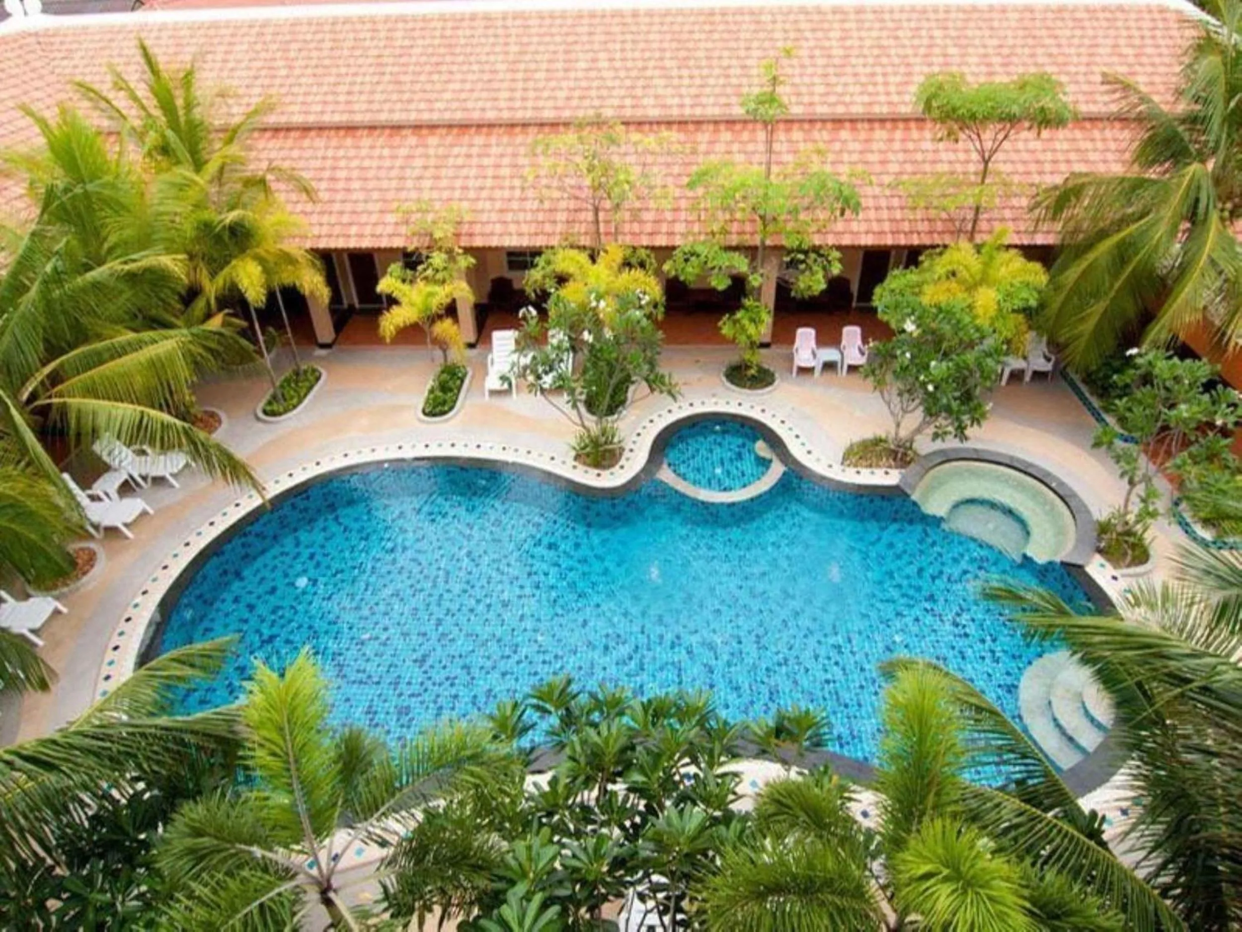 Pool view in Ampan Resort & Apartment