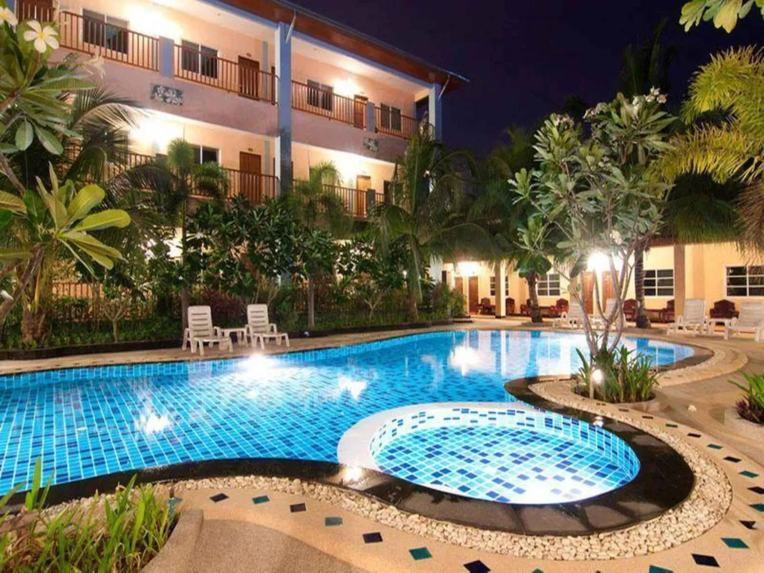 Property building in Ampan Resort & Apartment