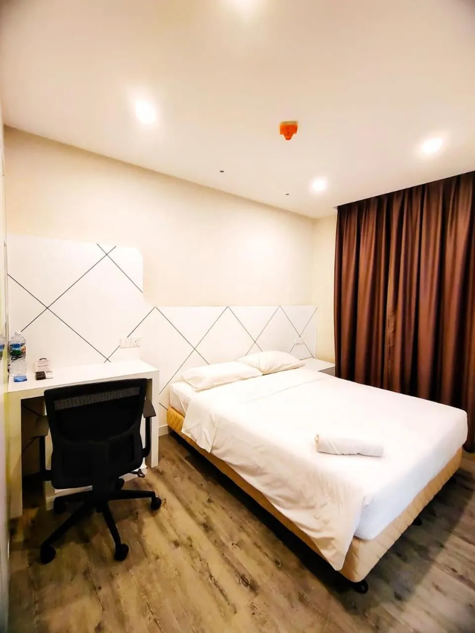 Bed in CAPITAL EXPRESS