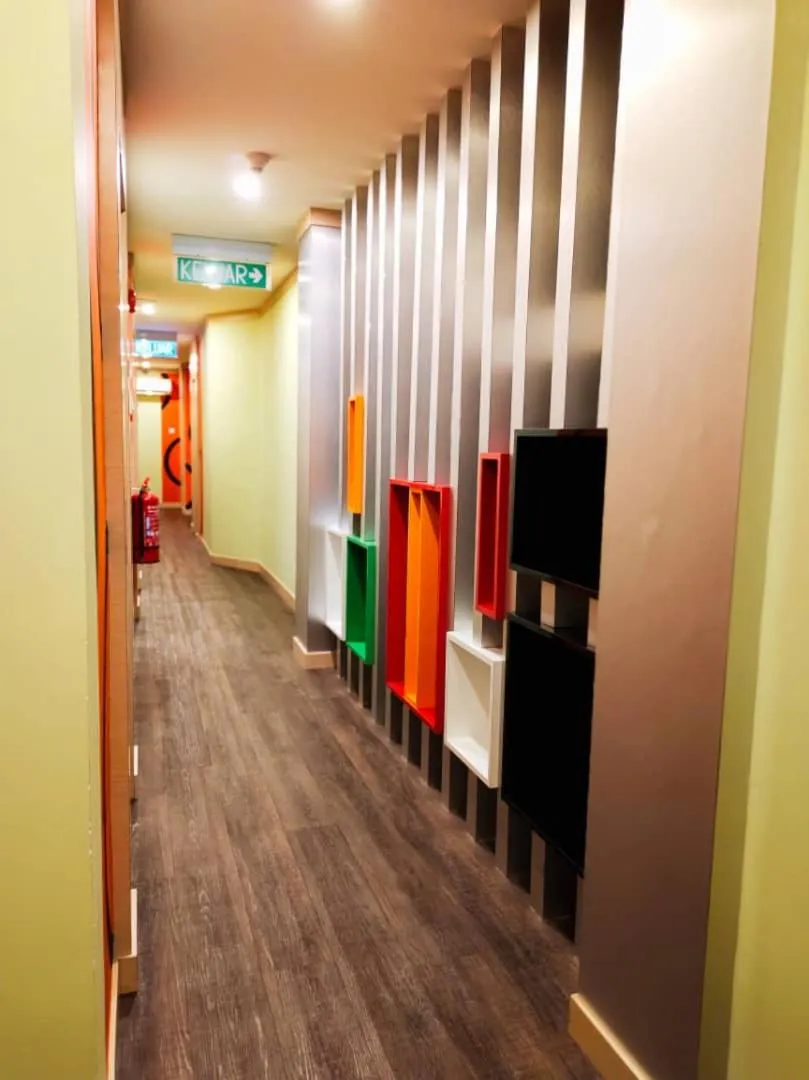 Facade/entrance in CAPITAL EXPRESS