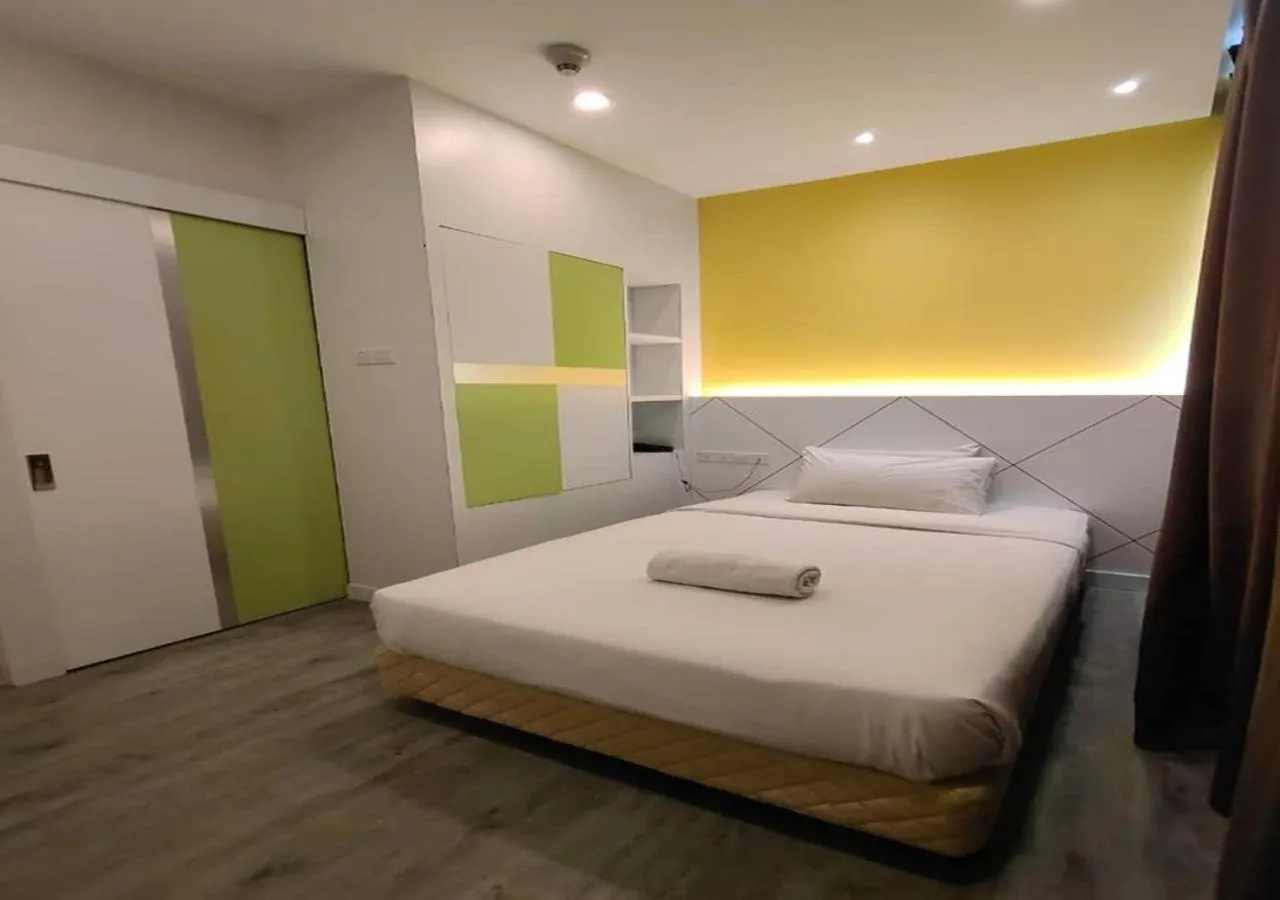 Bed in CAPITAL EXPRESS