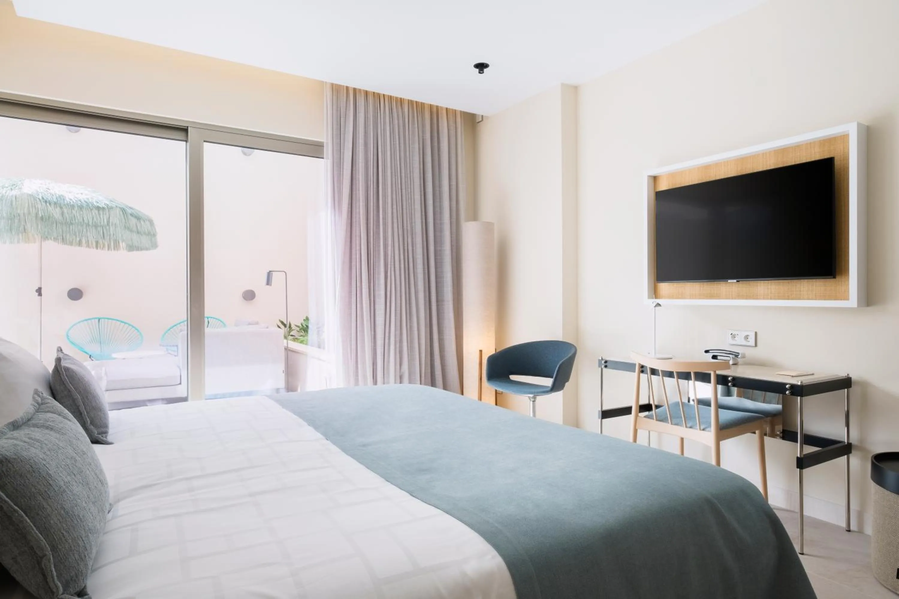 Bed in El Vicenç de la Mar - Adults Only - Over 12