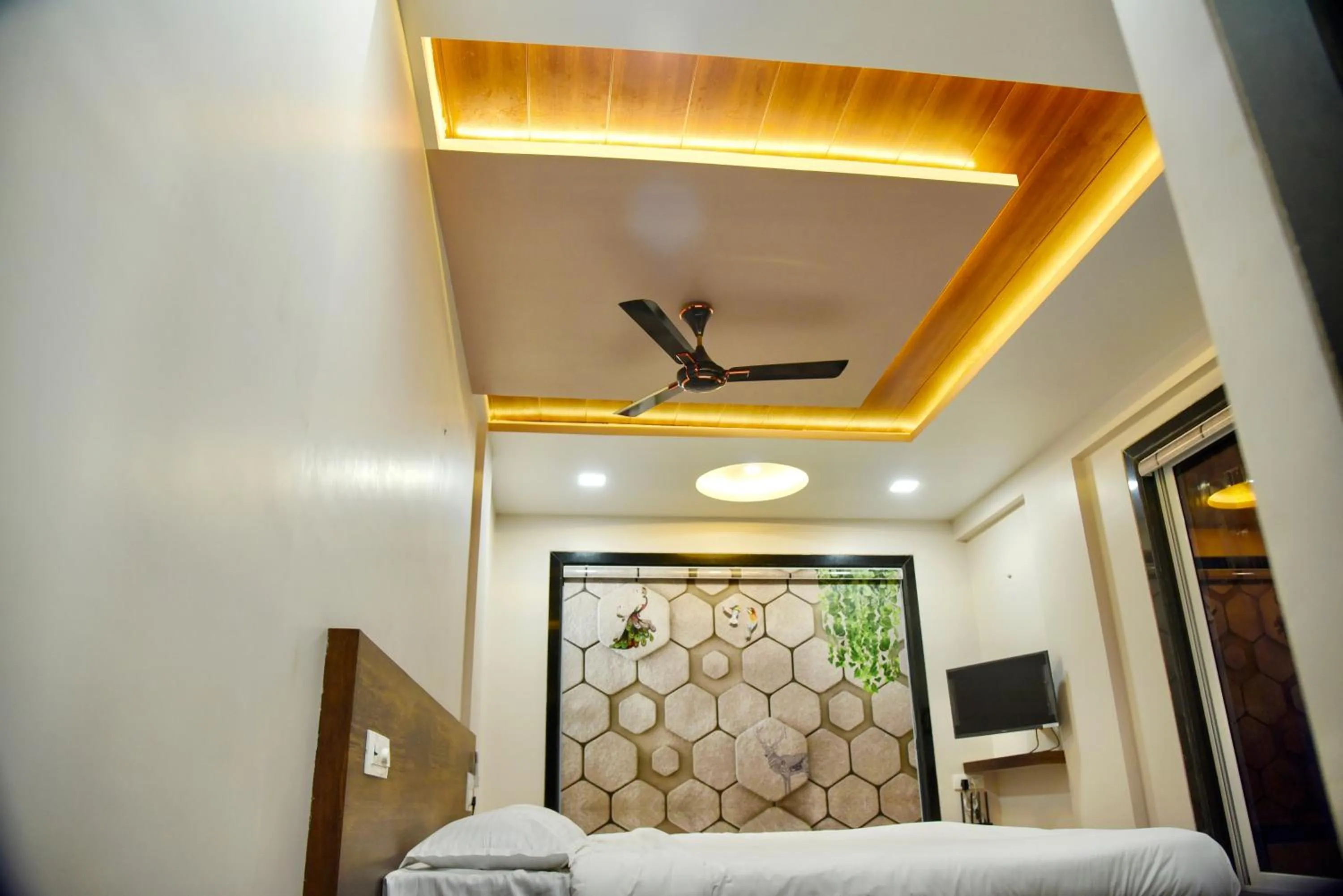 Bed in Jimmy Beach Resort