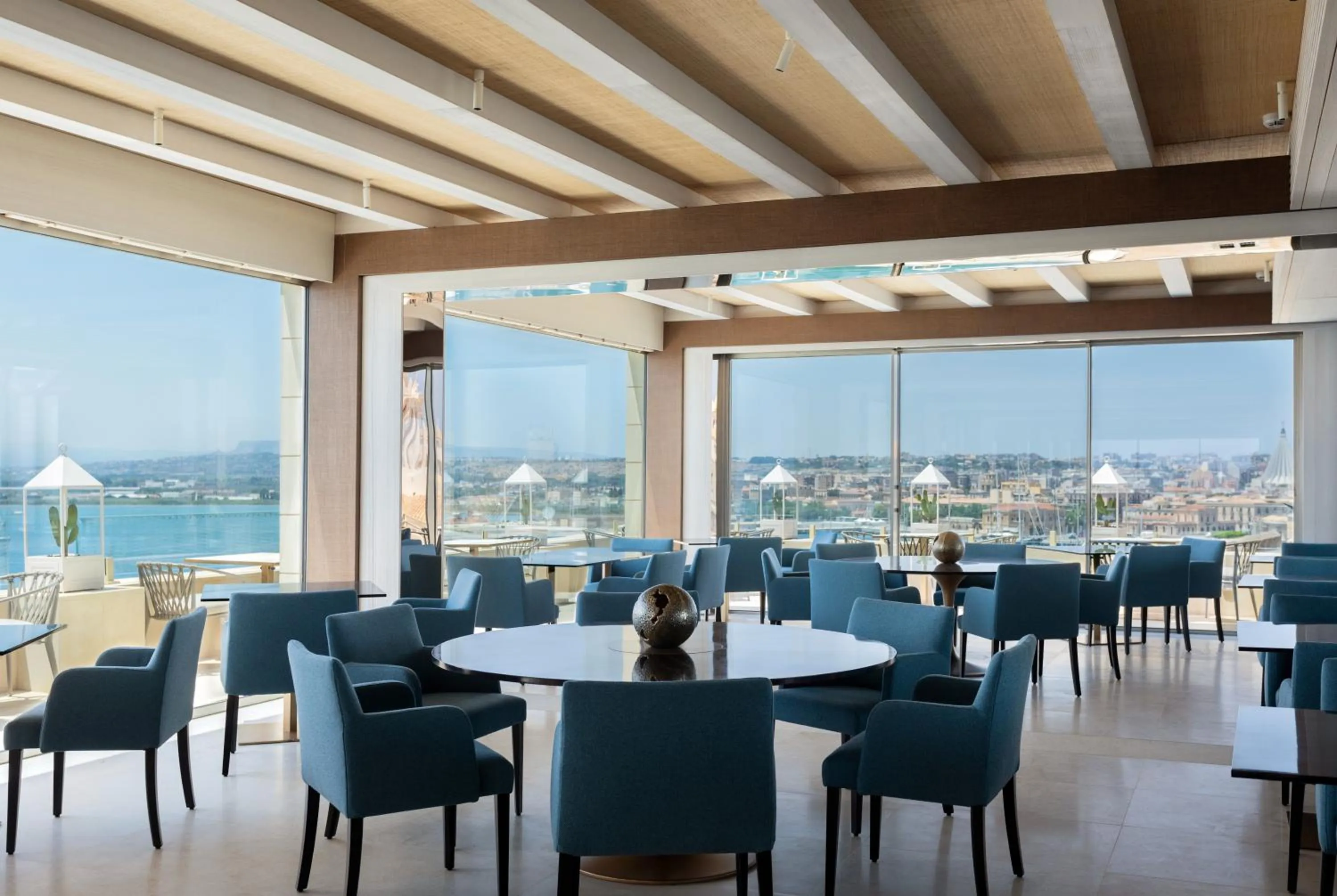 Restaurant/places to eat in Grand Hotel Des Etrangers- The Leading Hotels of the World