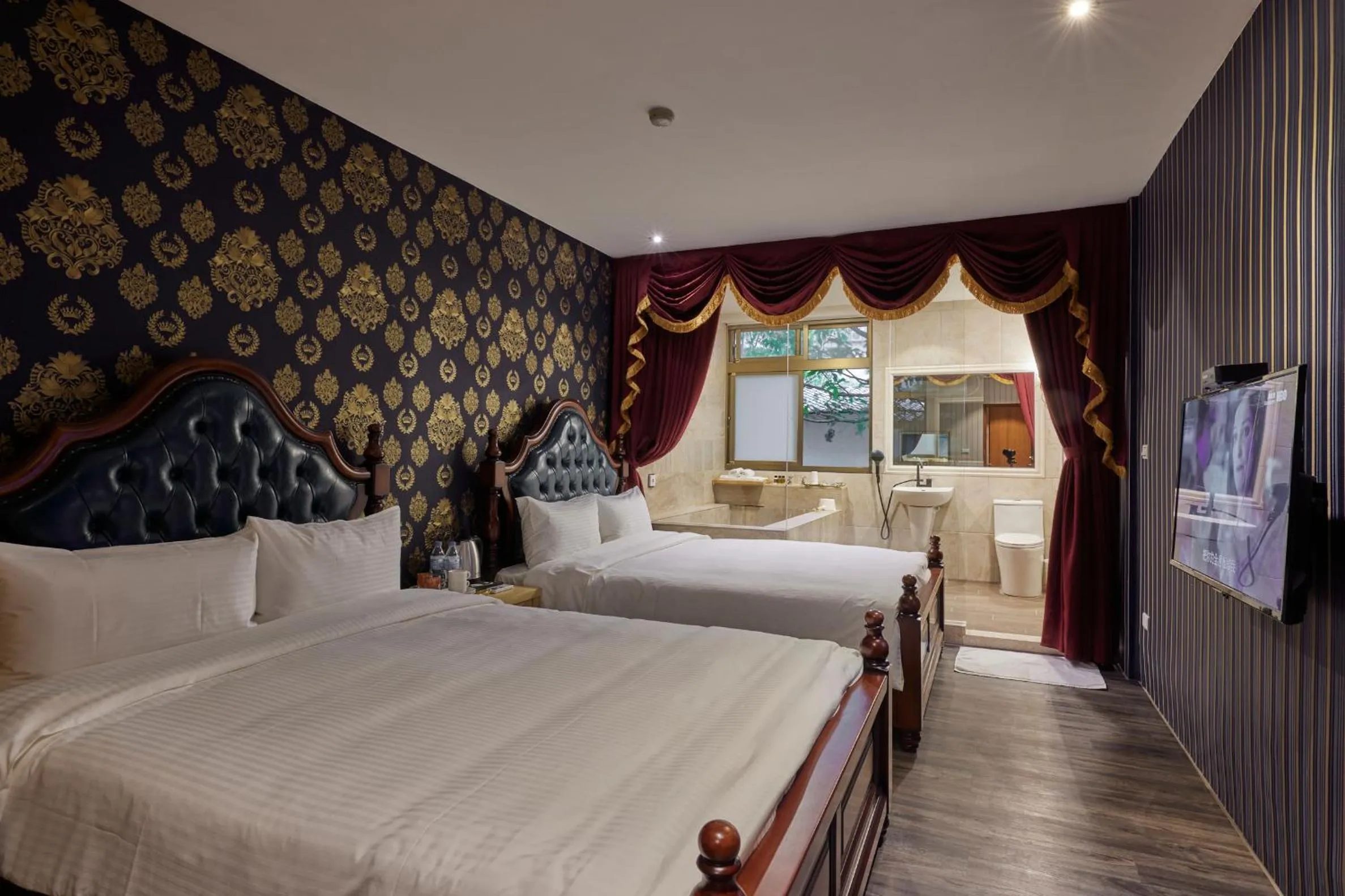 Bed in Kyokusui Hotspring Hotel