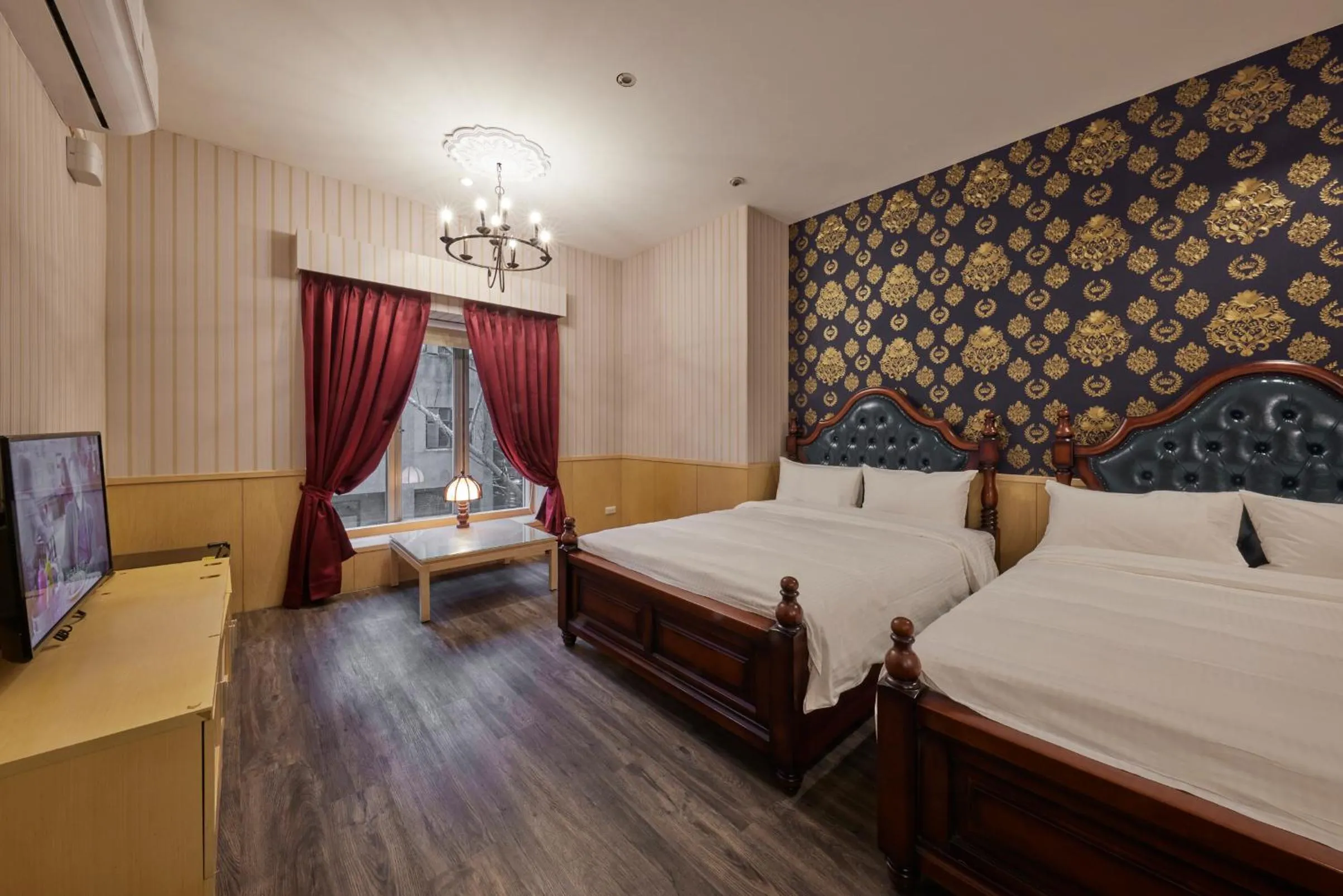 Bed in Kyokusui Hotspring Hotel