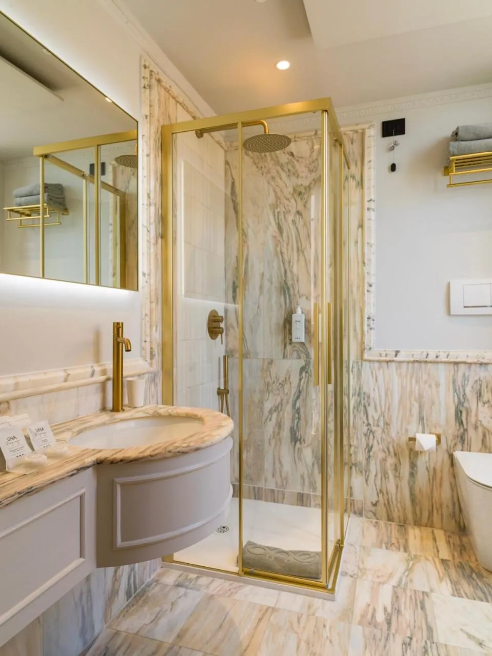 Bathroom in UNA Hotels One Catania