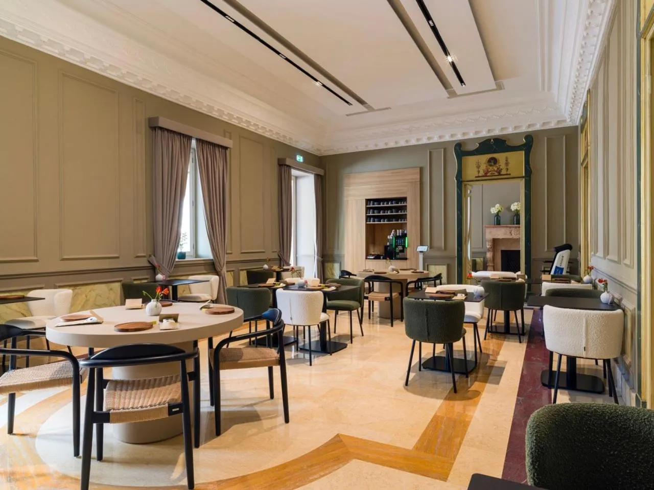 Restaurant/places to eat in UNA Hotels One Catania