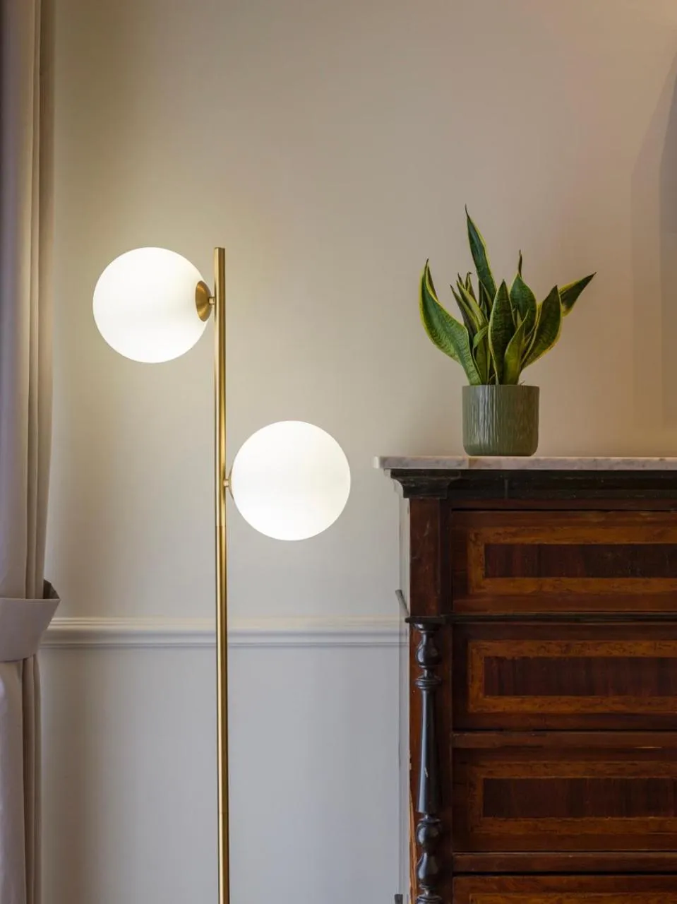 Photo of the whole room in UNA Hotels One Catania