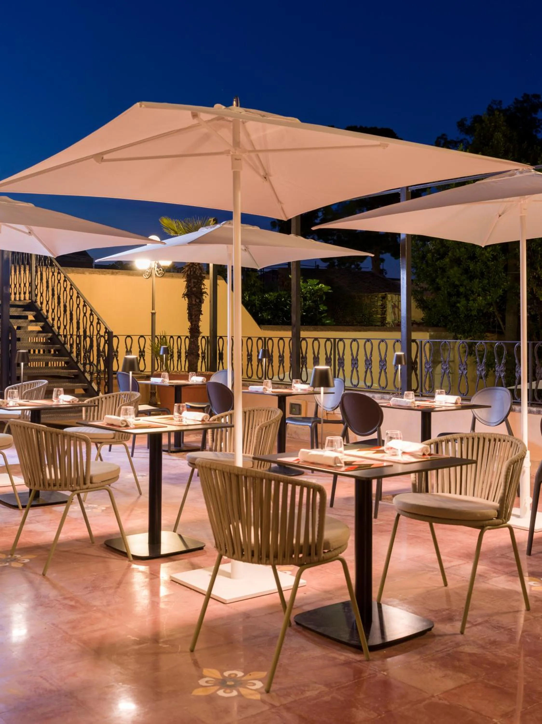 Restaurant/places to eat in UNA Hotels One Catania