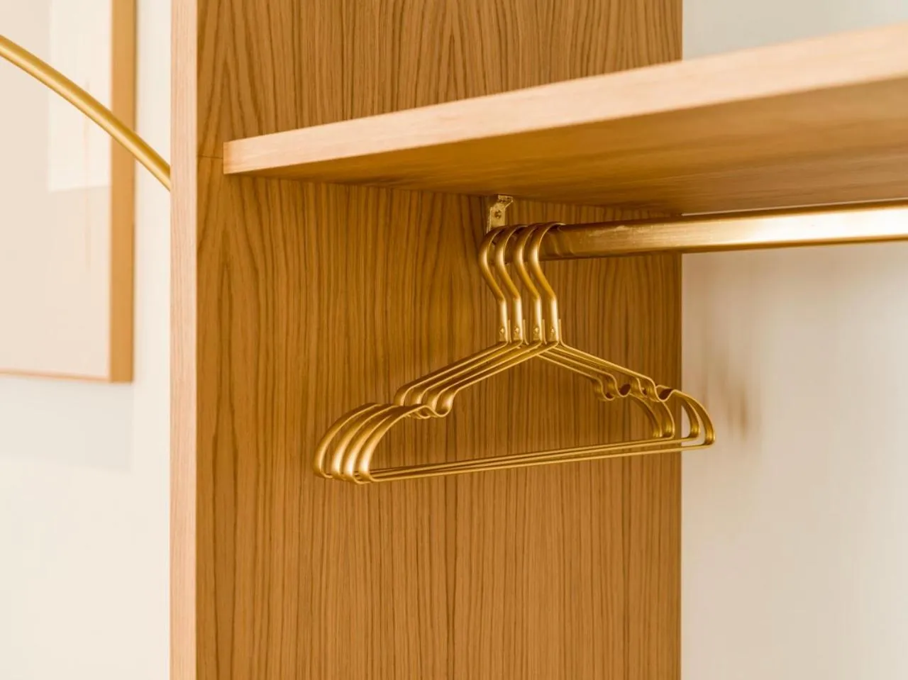 wardrobe in UNA Hotels One Catania