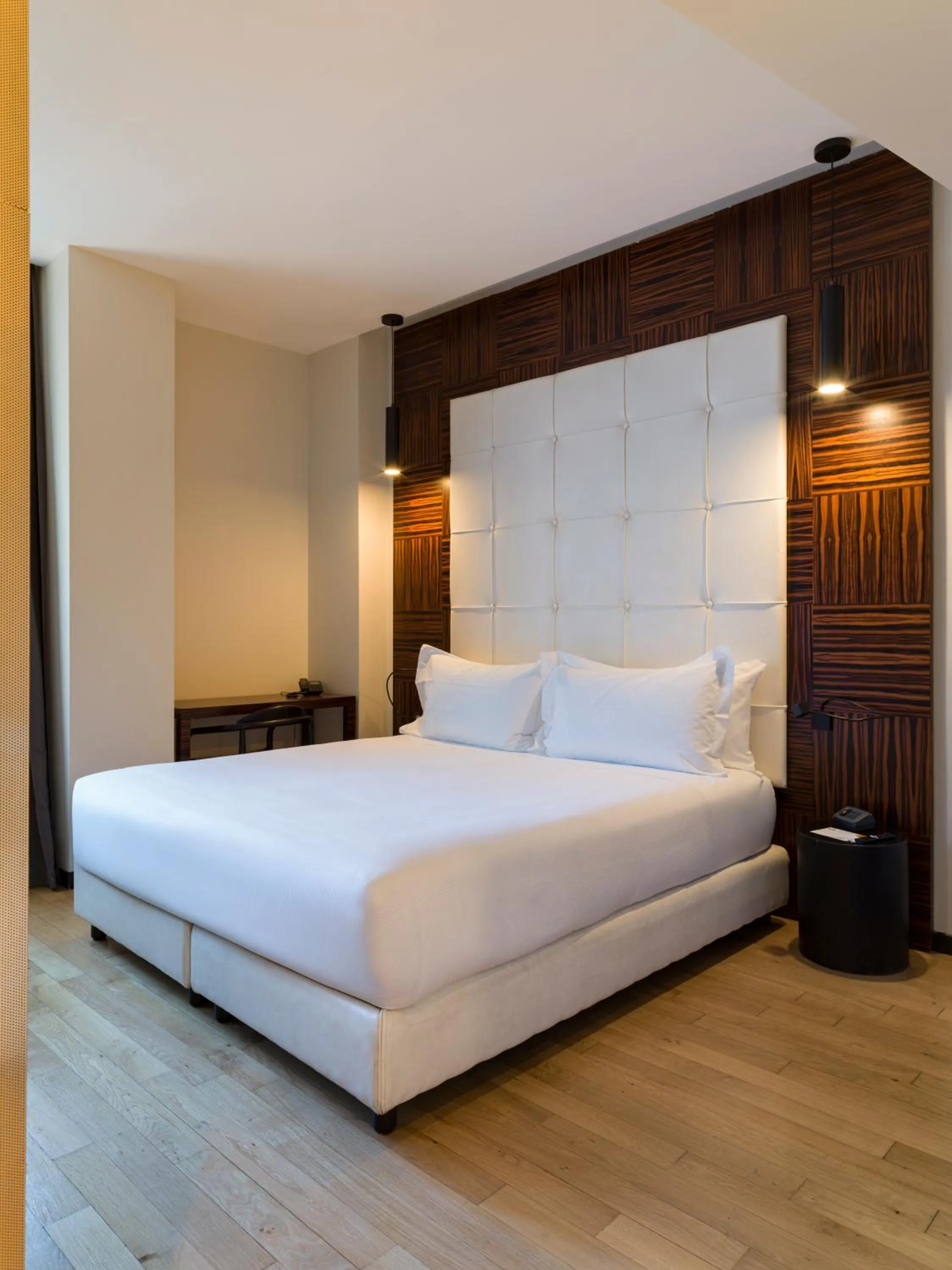 Bed in UNA Hotels One Catania