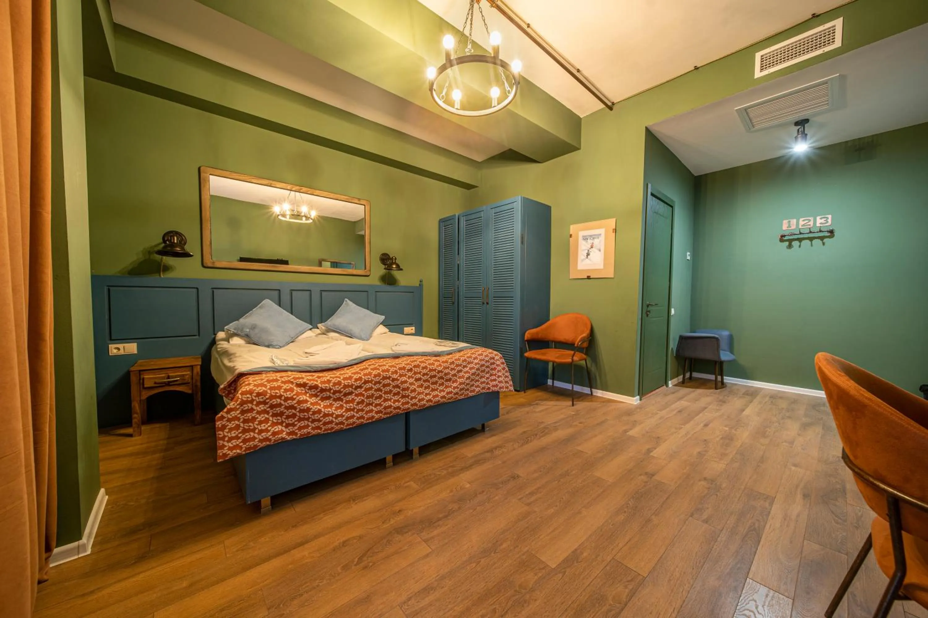 Photo of the whole room in Raimond Palace Hotel