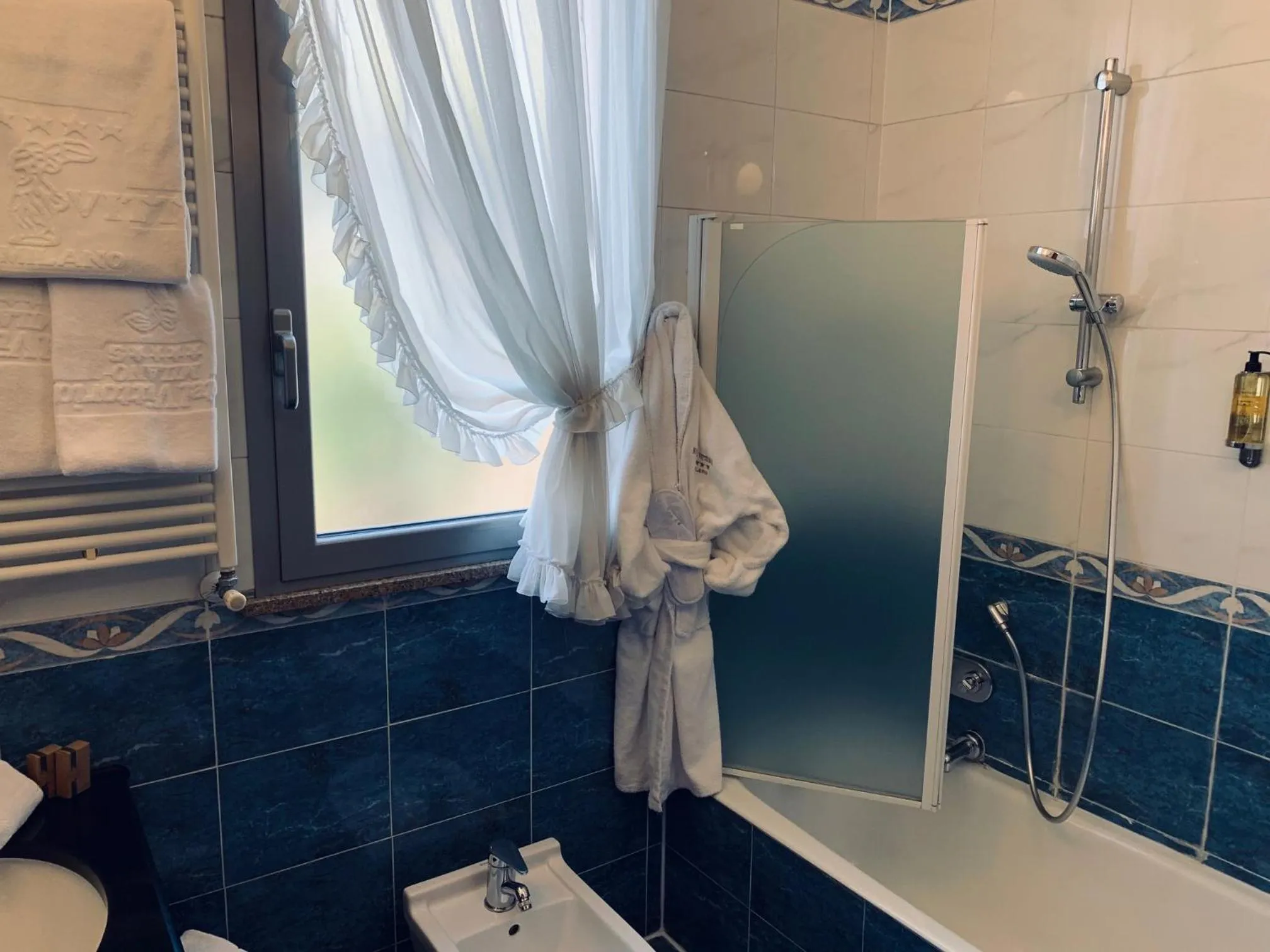 Bath in Hotel Vittoria