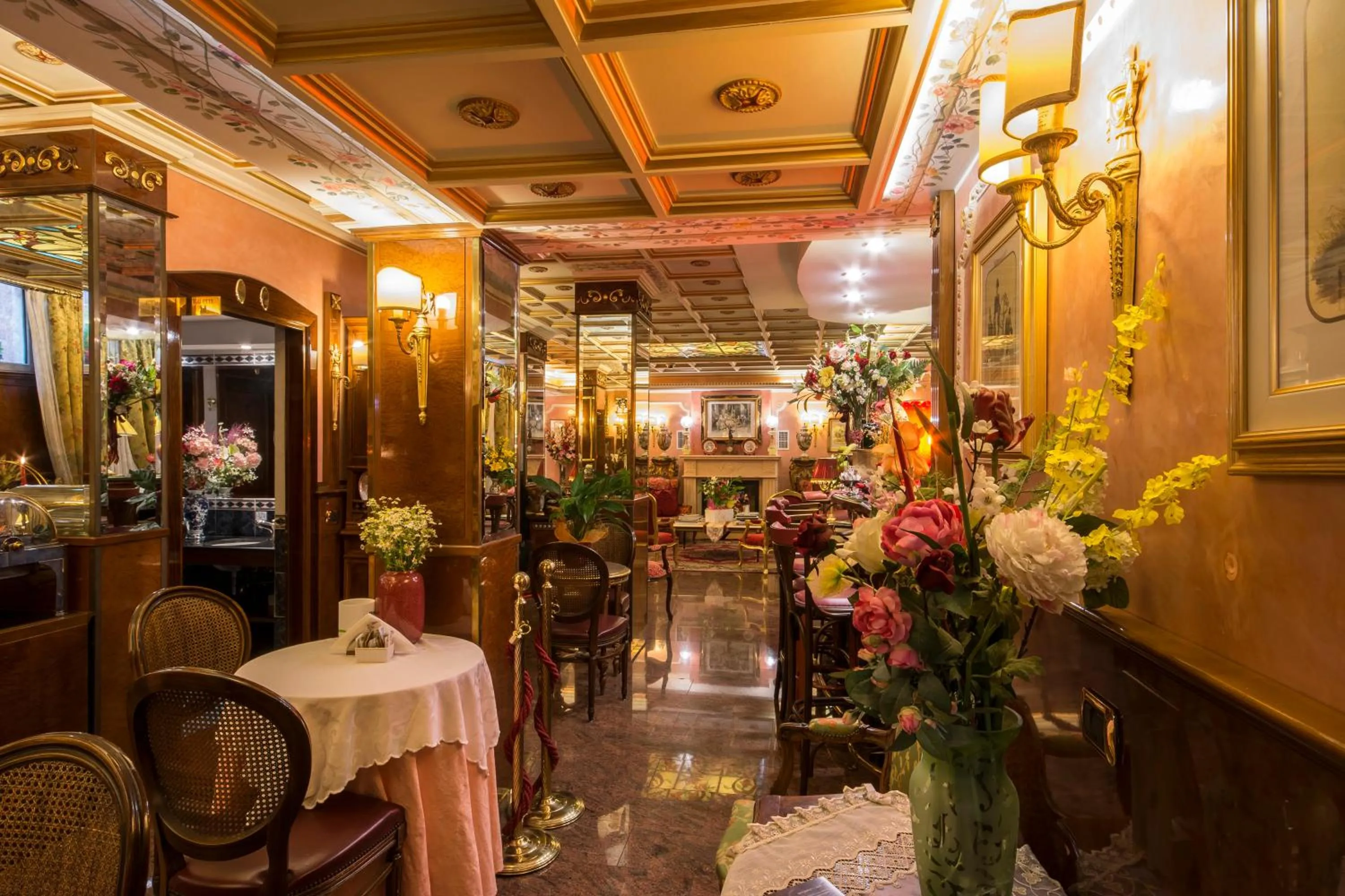 Restaurant/places to eat in Hotel Vittoria