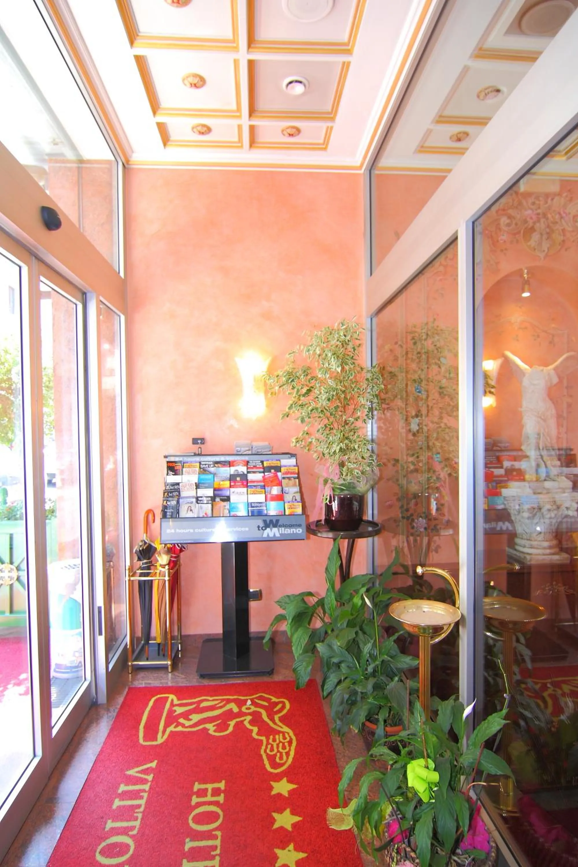 Facade/entrance in Hotel Vittoria