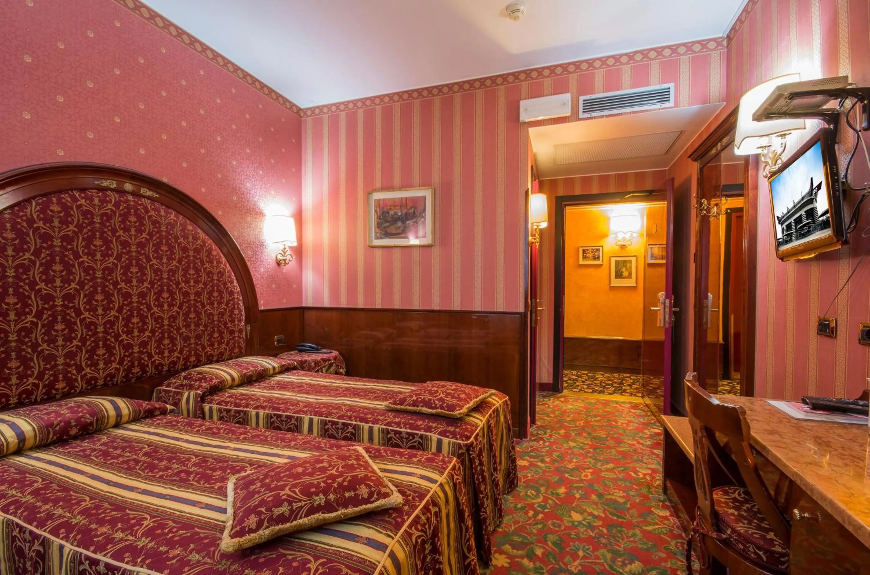 Family, Bed in Hotel Vittoria
