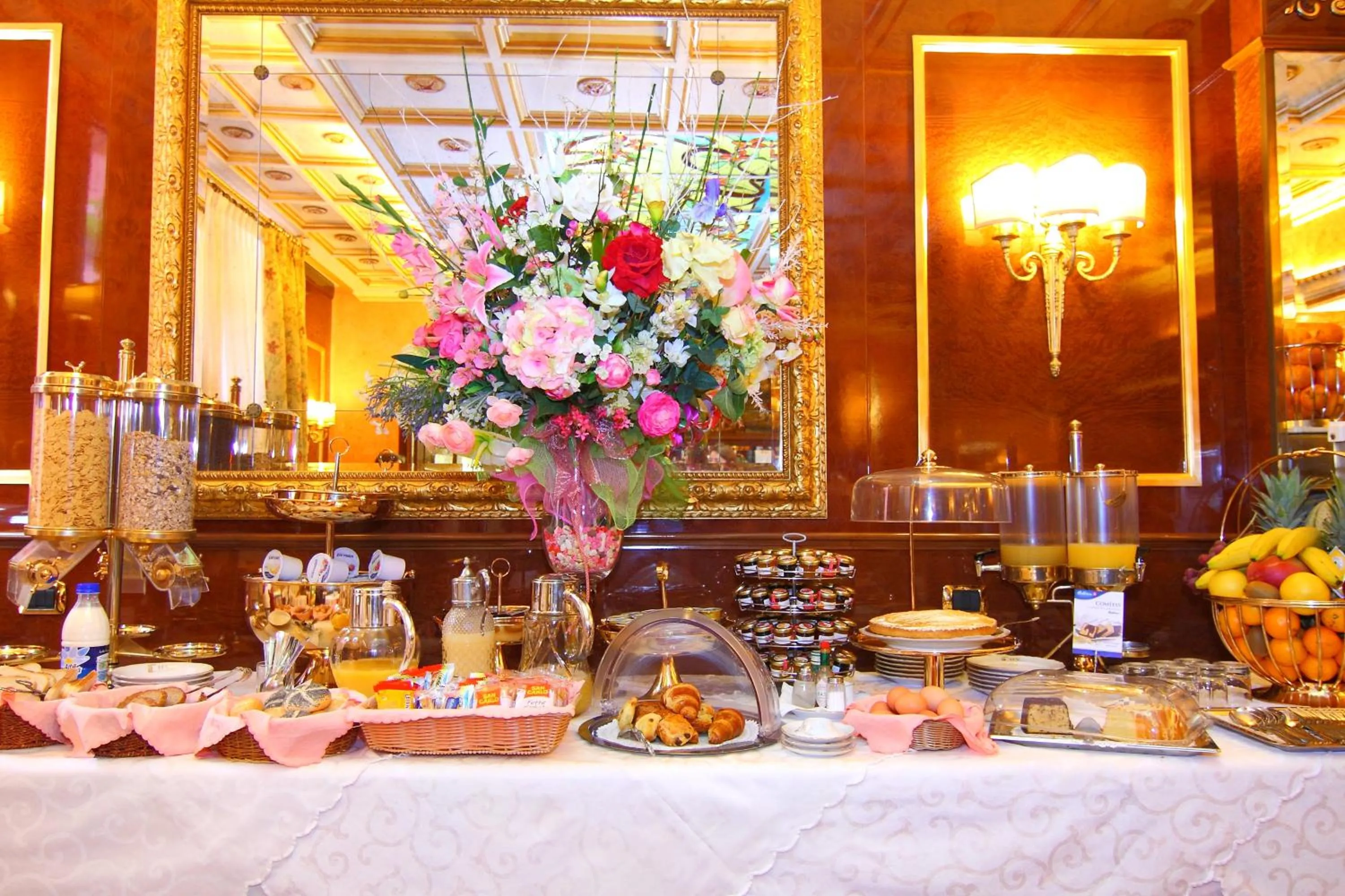 Food and drinks in Hotel Vittoria