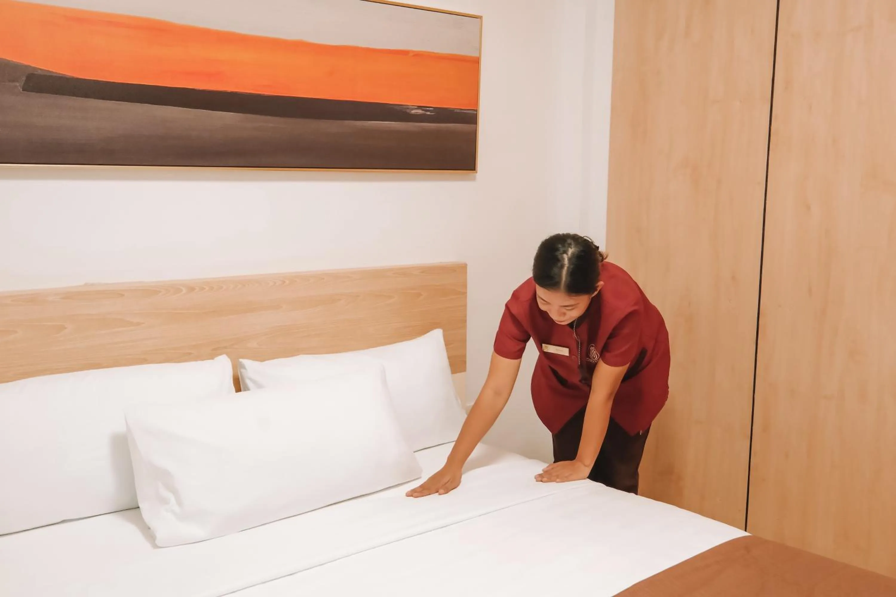 Staff, Bed in Rosey Hotel