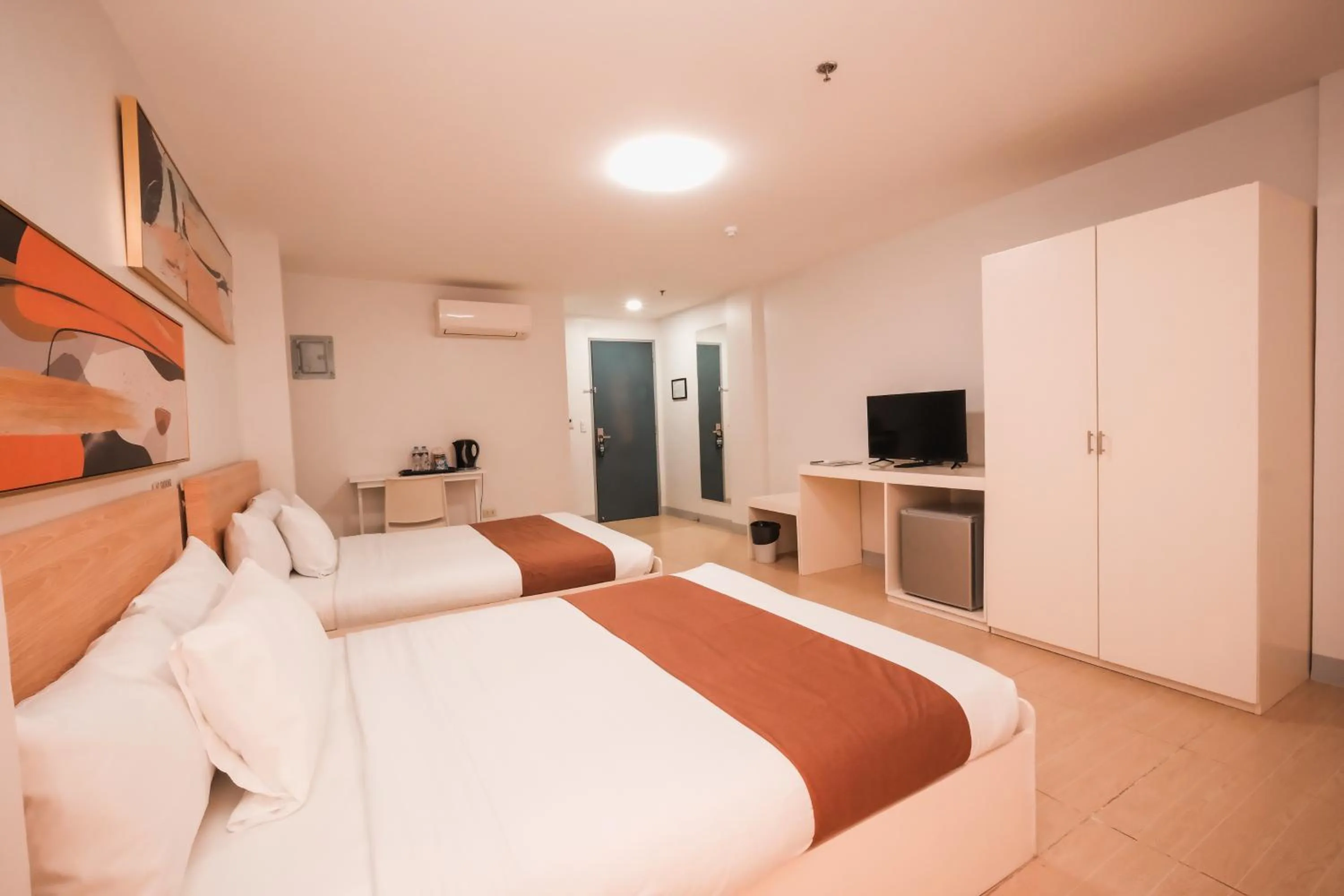 Bedroom, Bed in Rosey Hotel