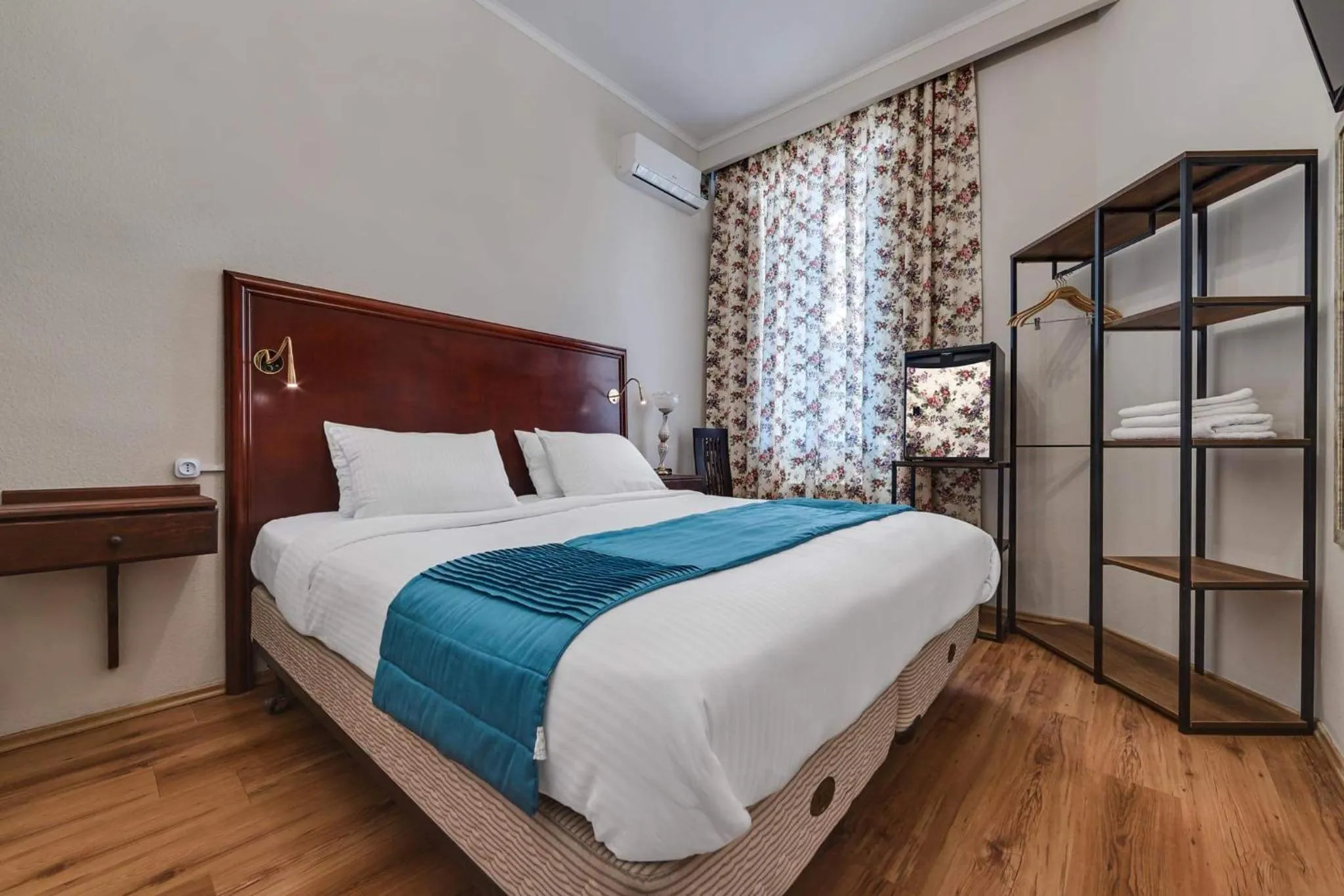 Bed in House 52 Boutique Hotel