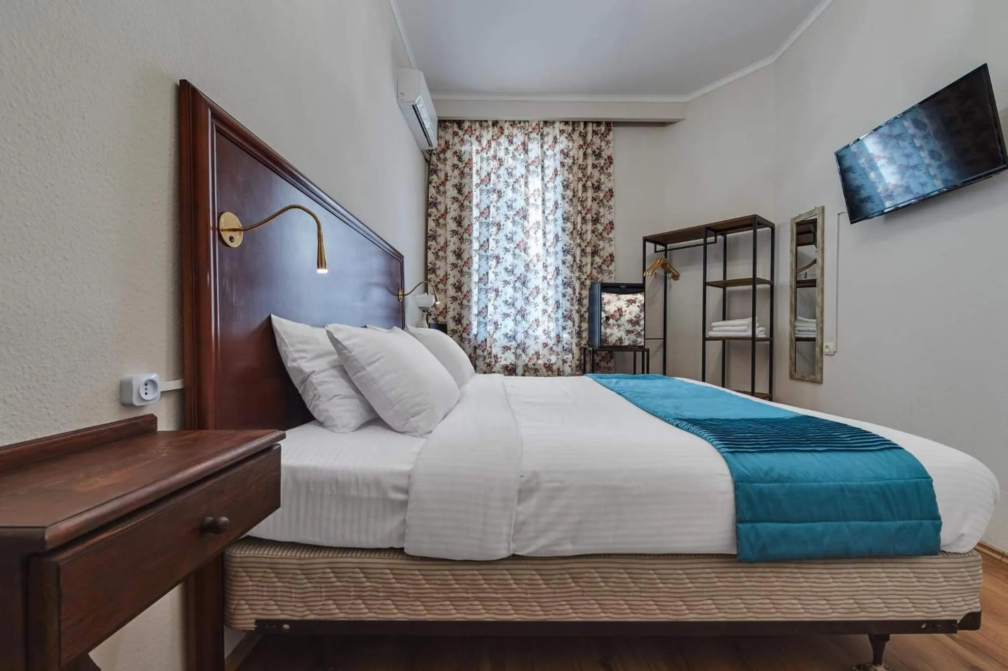 Bed in House 52 Boutique Hotel