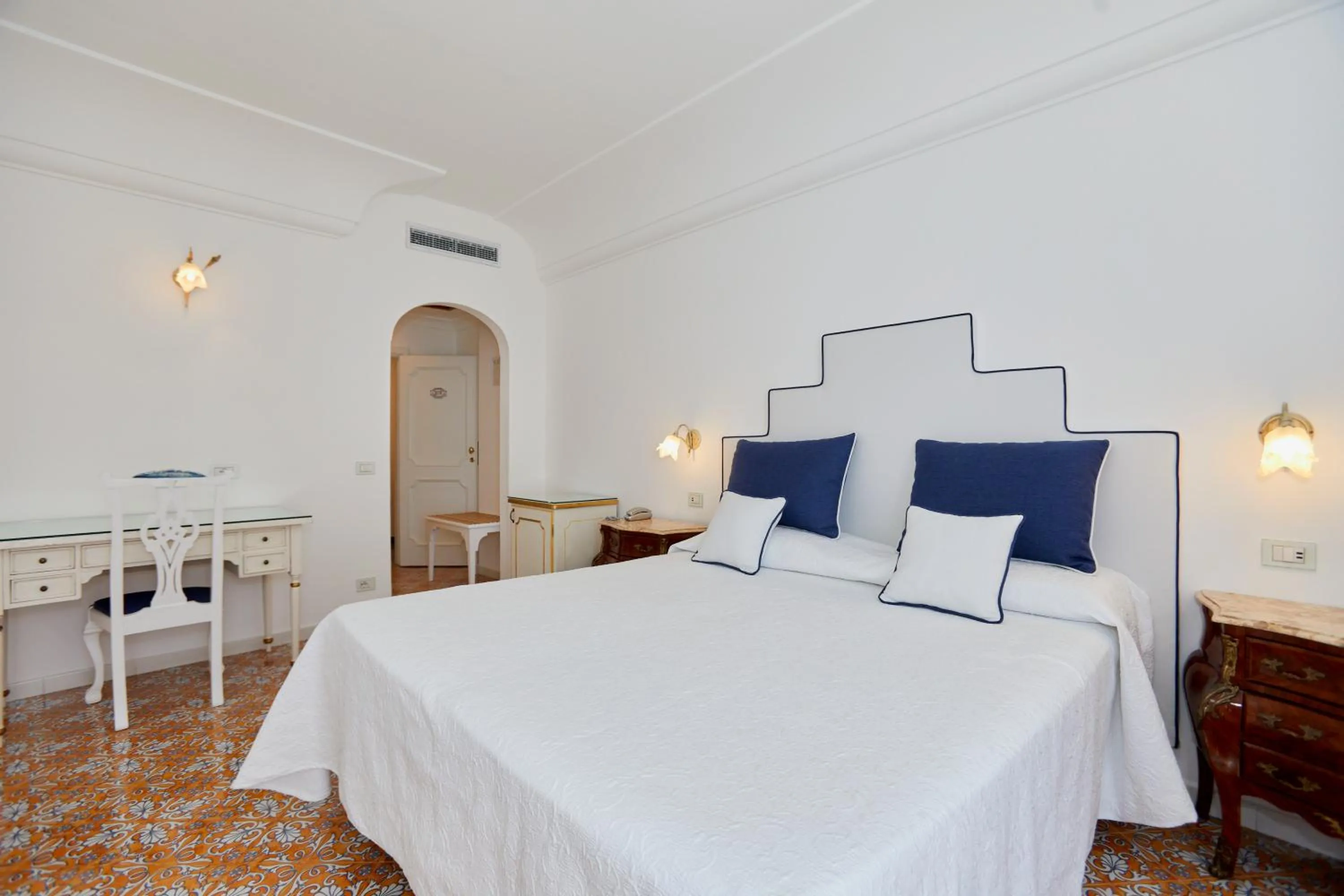 Bed in Hotel Conca d'Oro