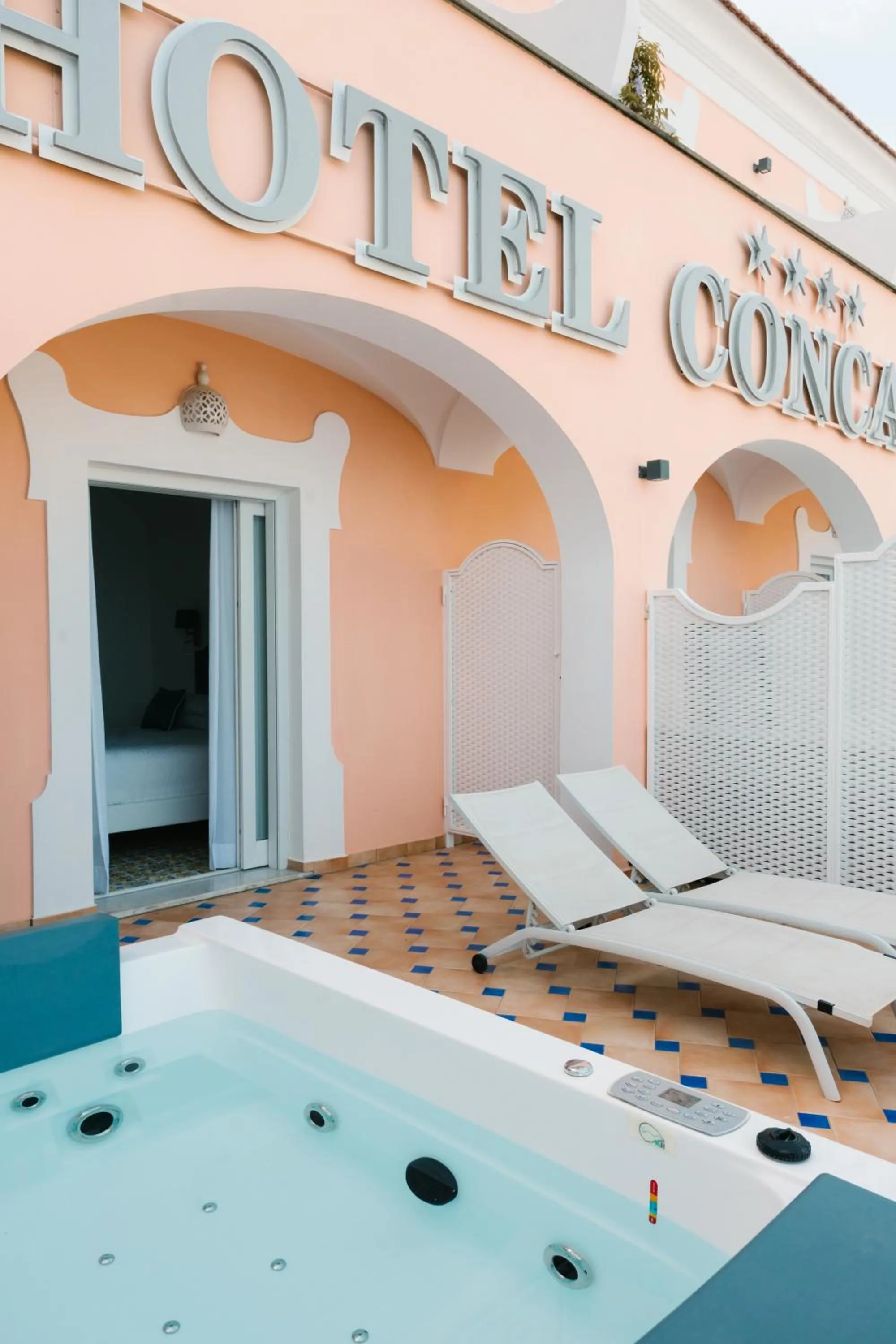 sunbed in Hotel Conca d'Oro