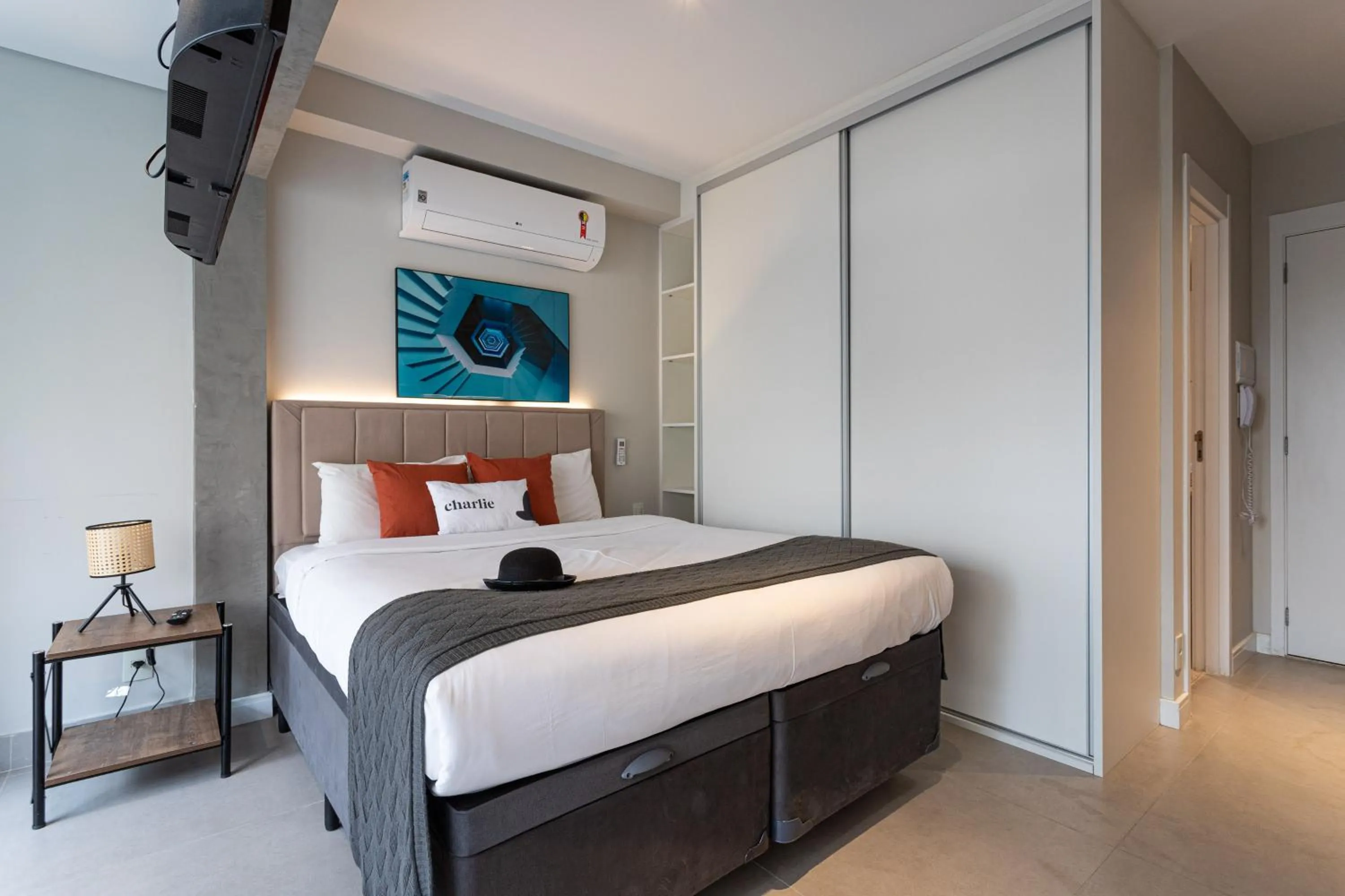 Bed in Charlie Vitrali Moema