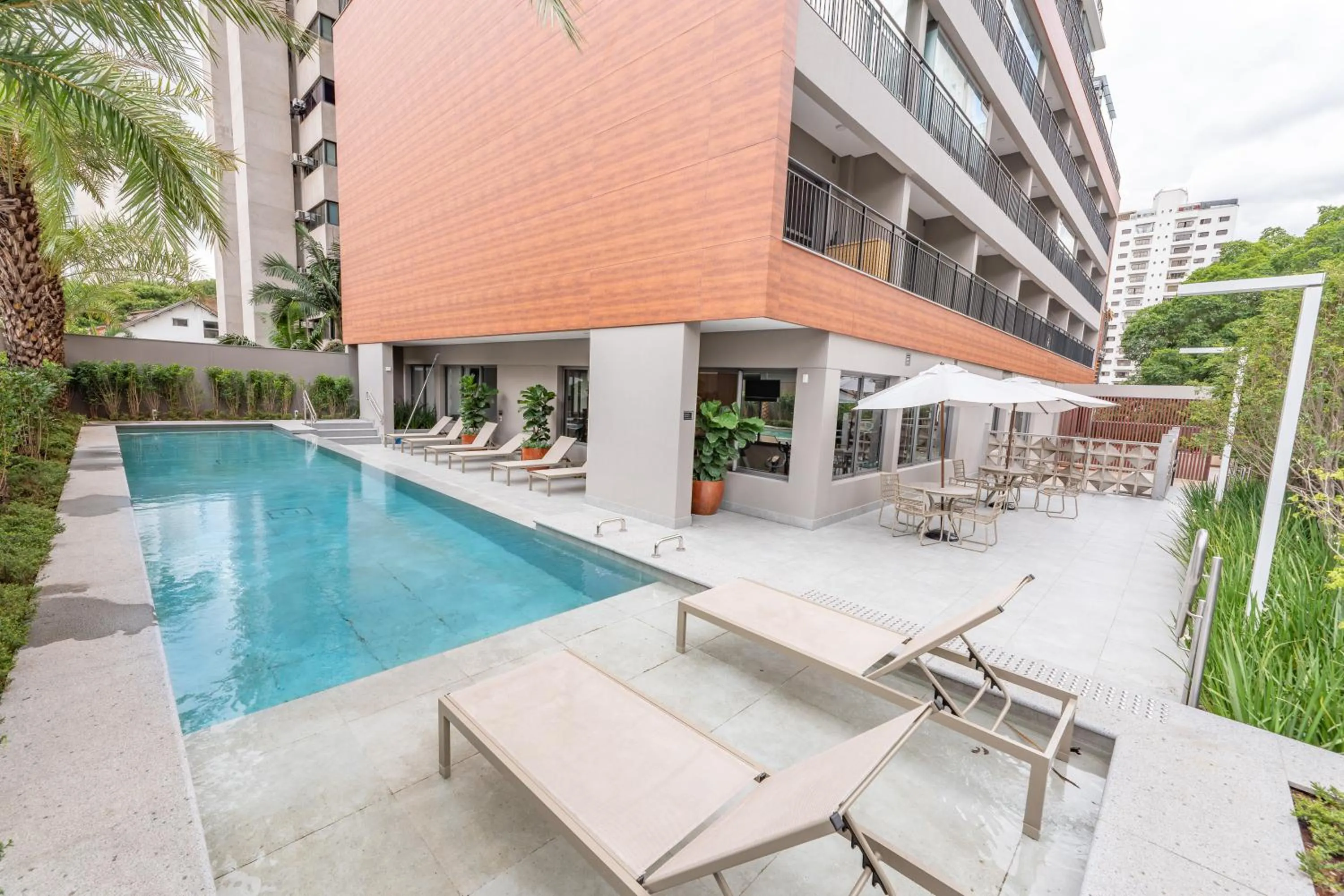 Swimming pool in Charlie Vitrali Moema