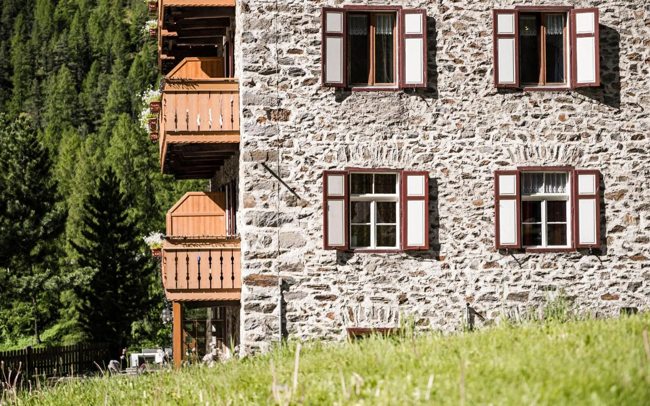 Property building in Glacier Rock guesthouse ex Pension Dangl