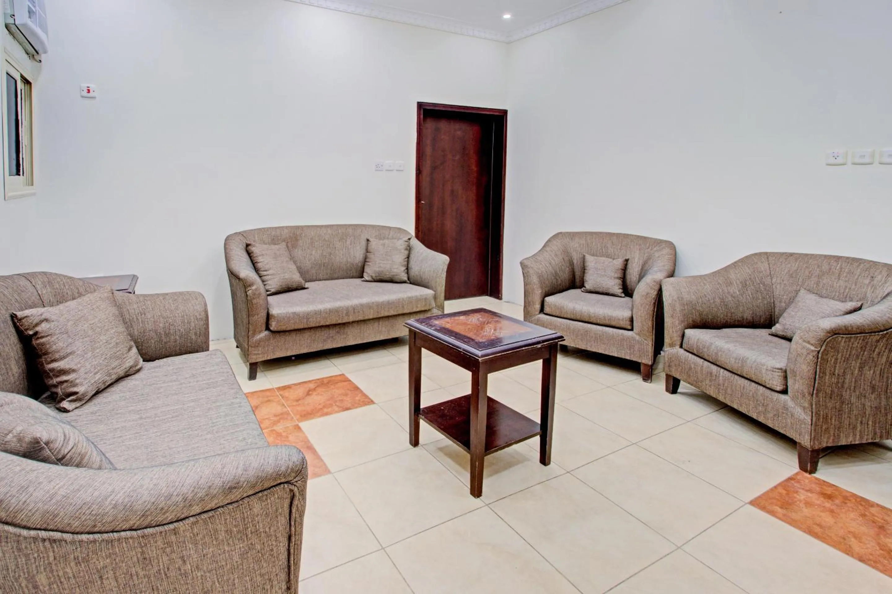 Seating Area in OYO 601 Ibs For Residential Units