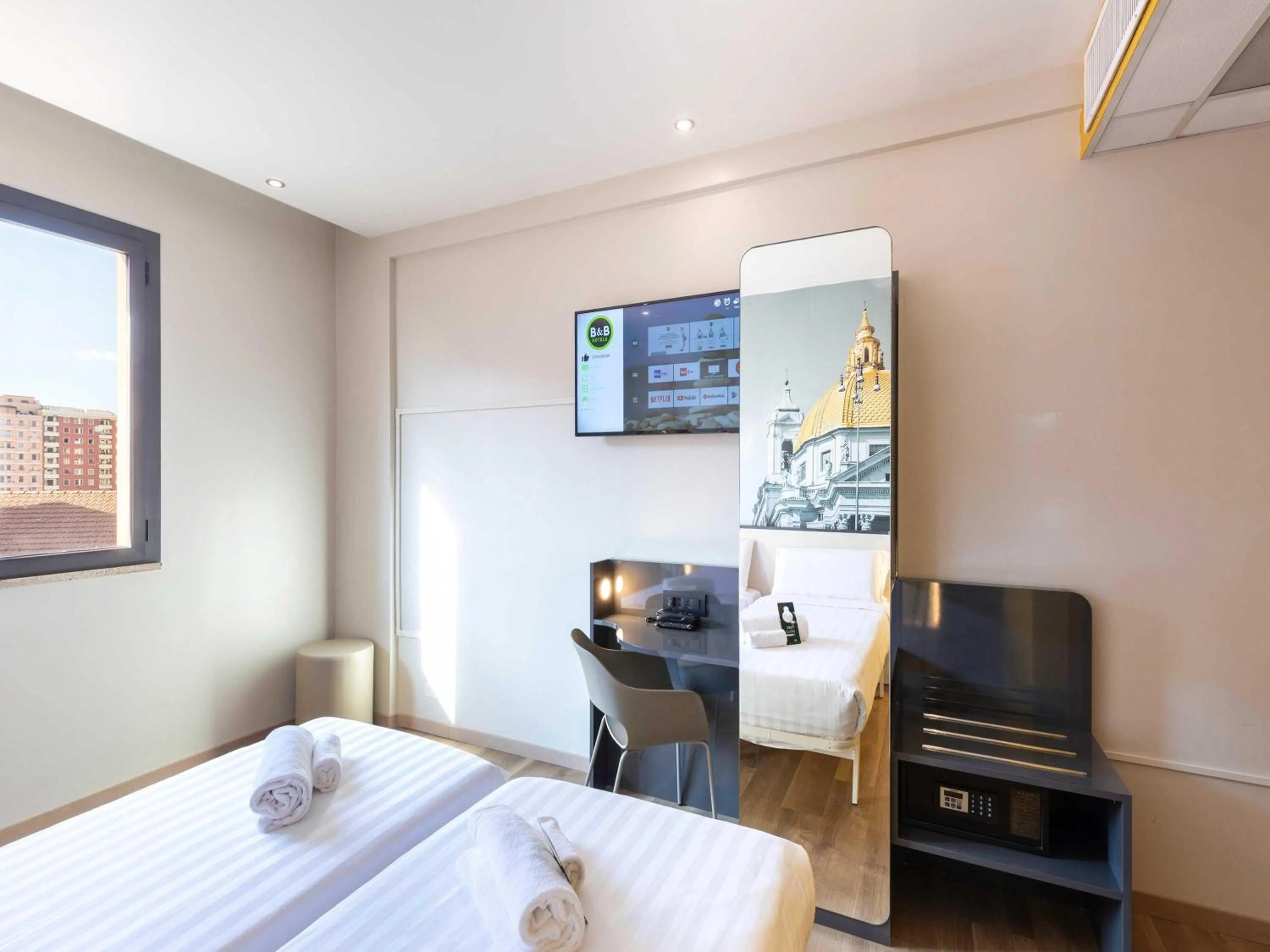 Photo of the whole room, Bed in B&B Hotel Roma Tuscolana San Giovanni