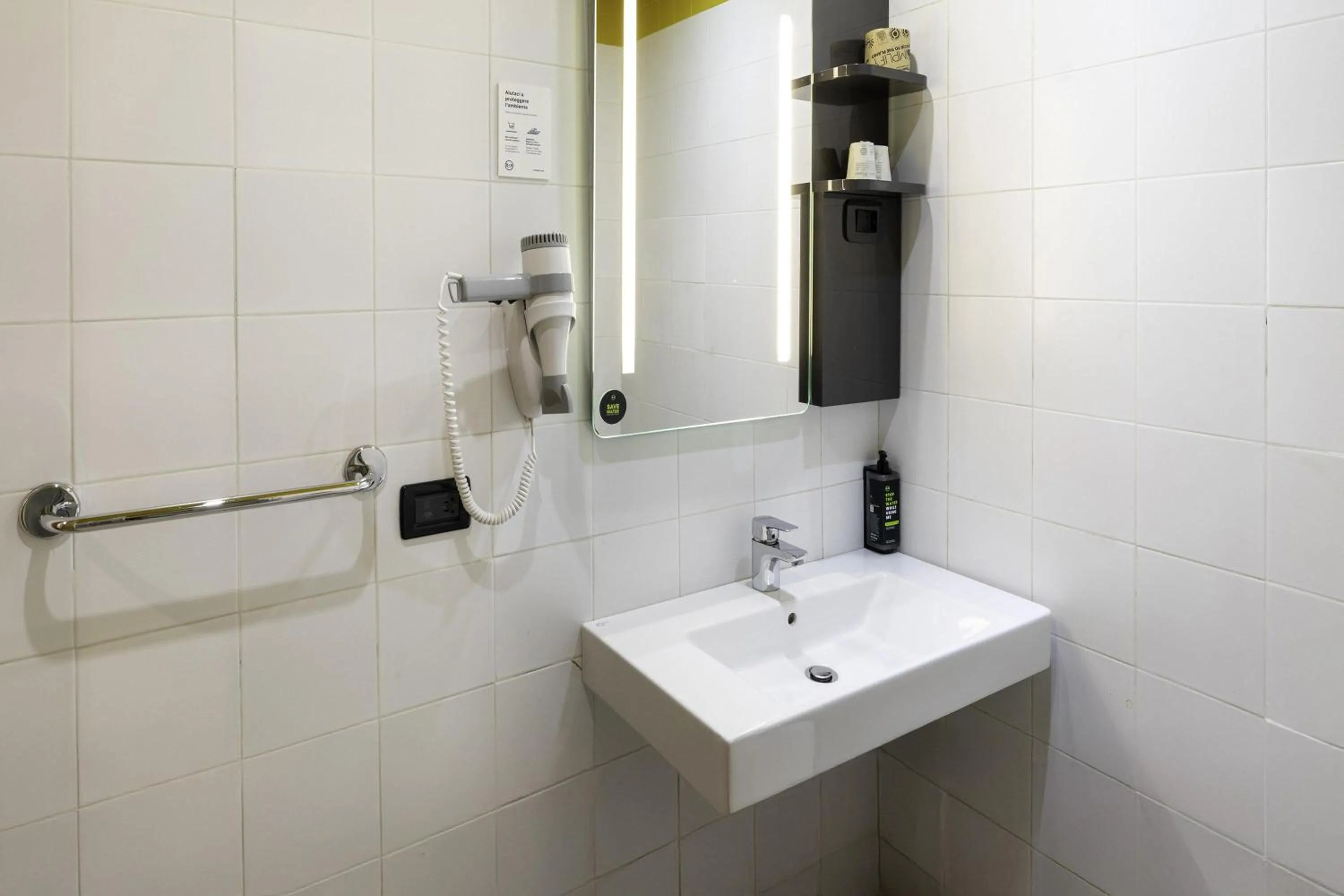 Bathroom in B&B Hotel Roma Tuscolana San Giovanni